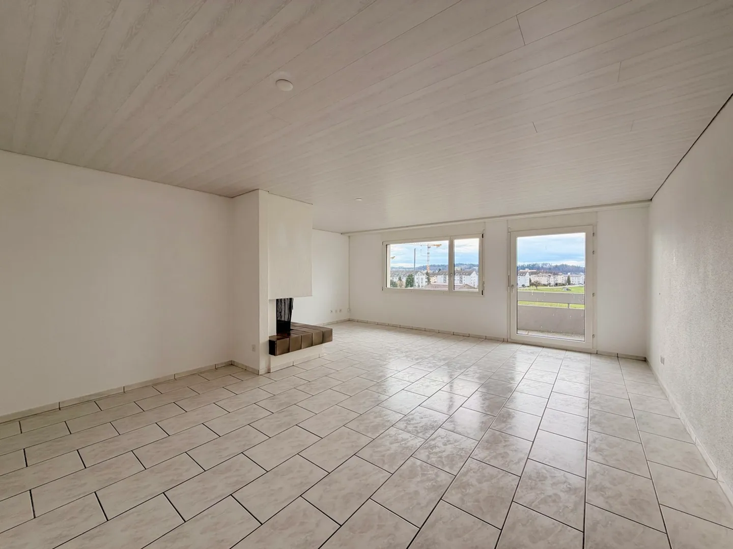 Panorama Apartment with 160 m² Annex – Limitless Living - Photo 3 of 16