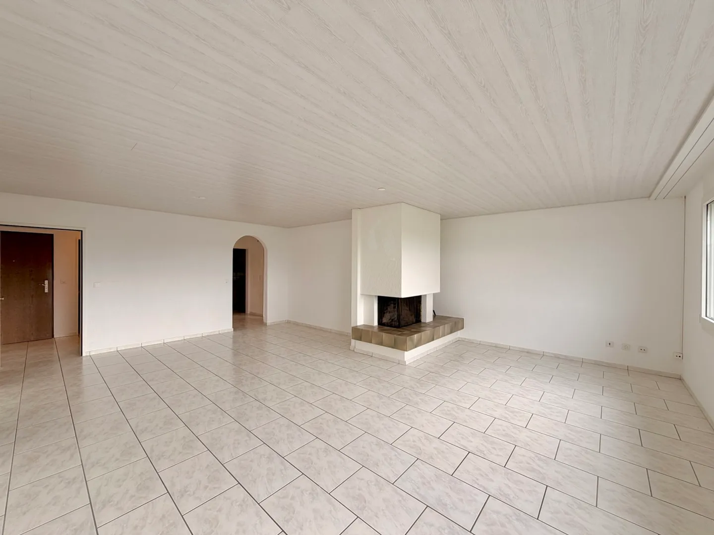 Panorama Apartment with 160 m² Annex – Limitless Living - Photo 4 of 16