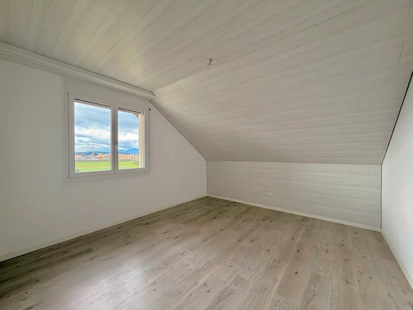Panorama Apartment with 160 m² Annex – Limitless Living - Photo 7 of 16