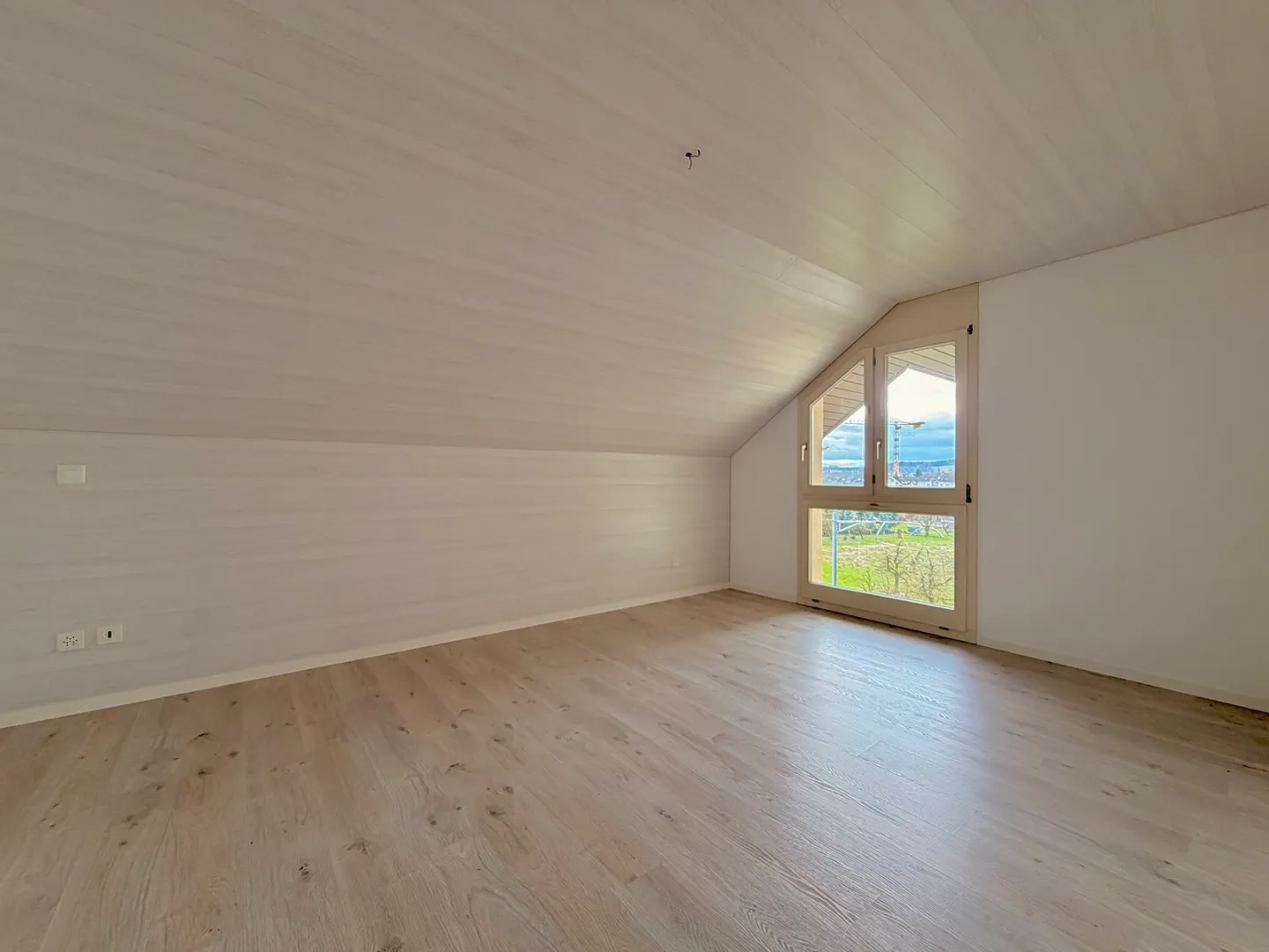 Panorama Apartment with 160 m² Annex – Limitless Living - Photo 8 of 16