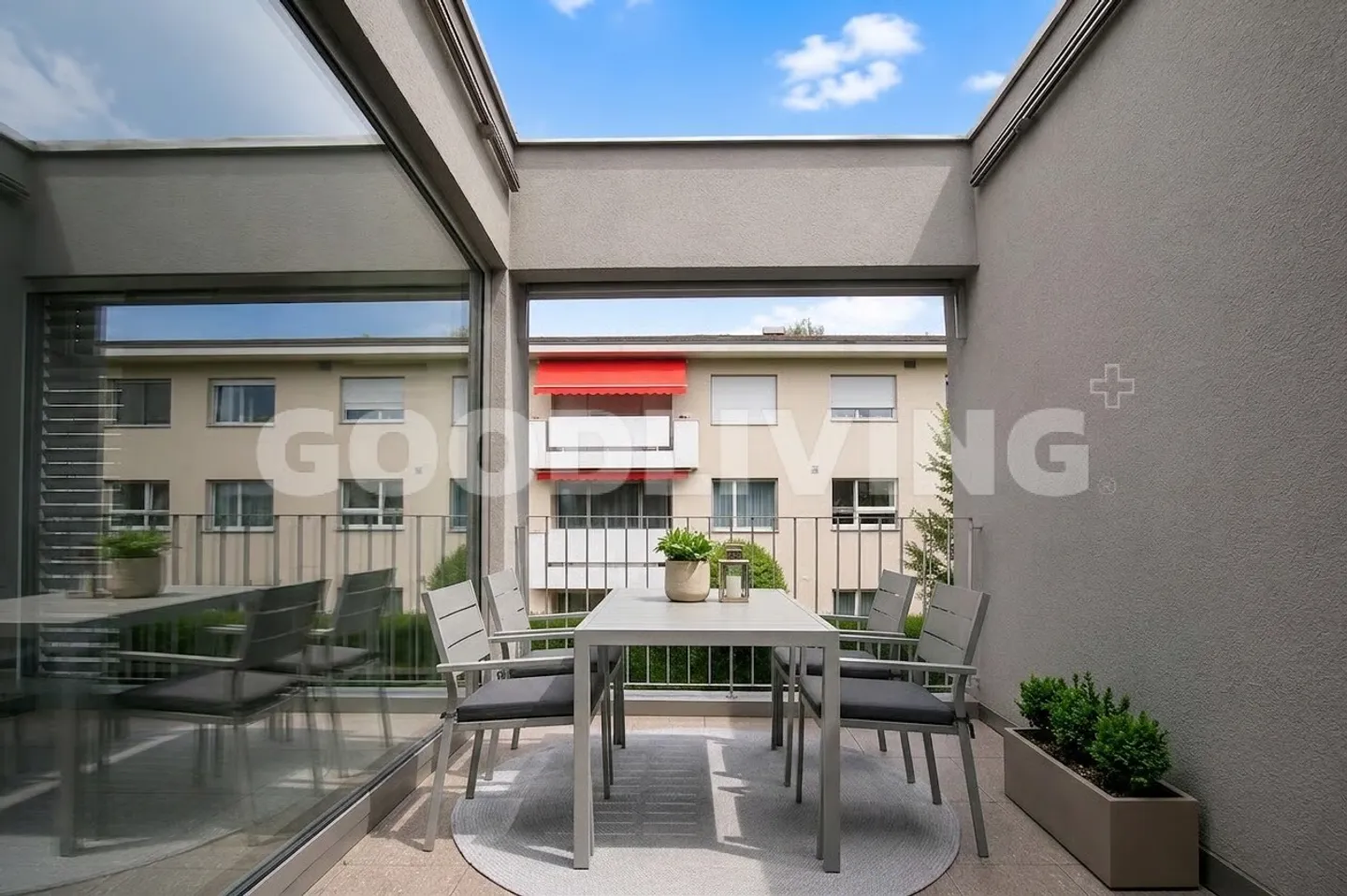 Exklusive Eigentumswohnung mit Atrium und grosszügiger Dachterrasse - Foto 3 von 8