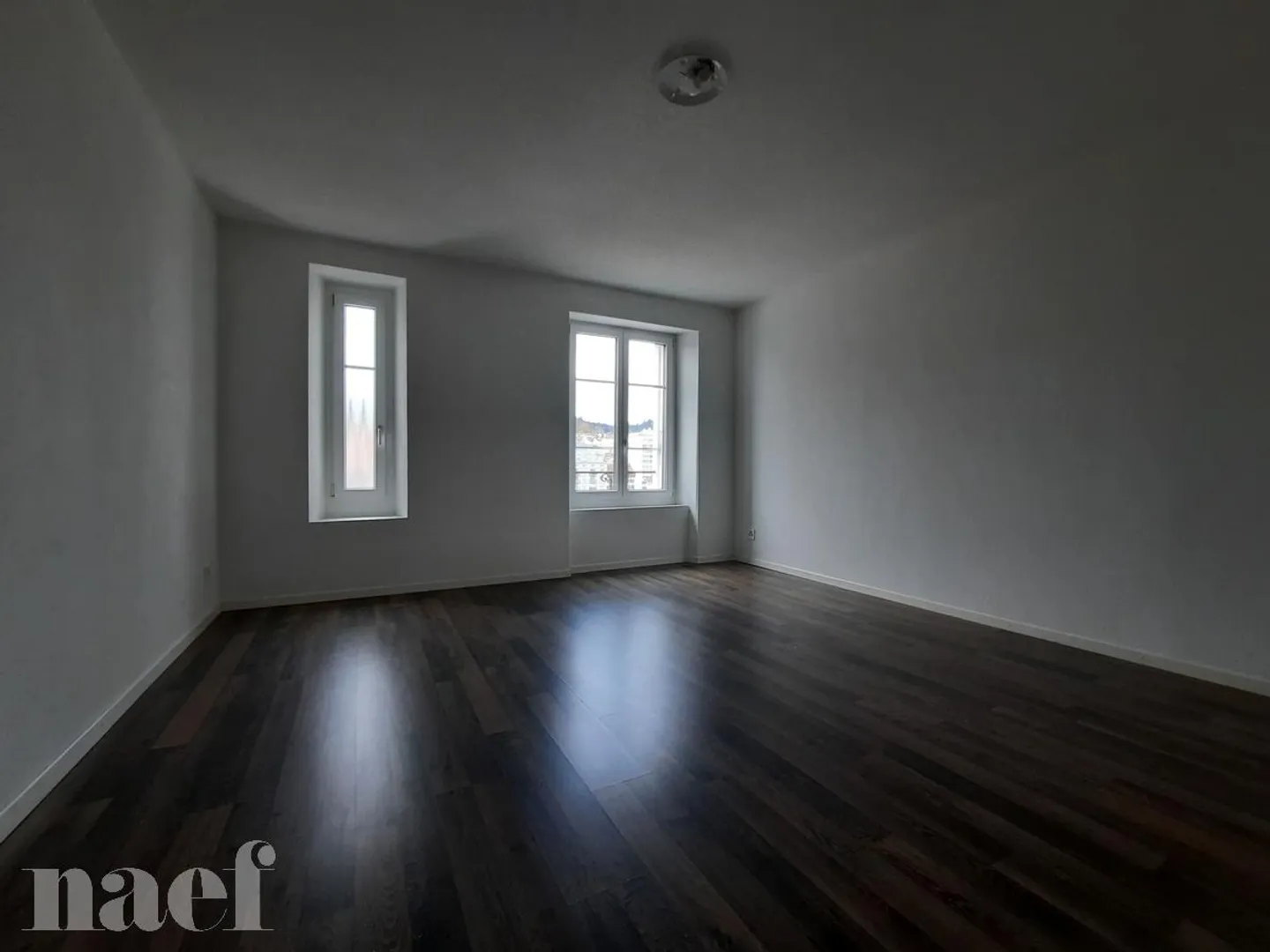 Magnificent 2.5 rooms on the 4th floor - Photo 3 of 11