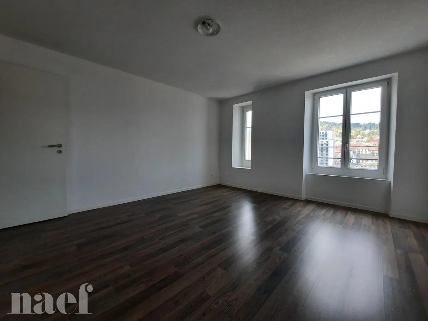 Magnificent 2.5 rooms on the 4th floor - Photo 4 of 11