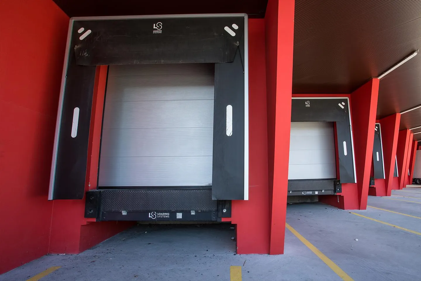 Grenet 21 - Logistische Lagerhäuser, Handwerksbetriebe und moderne Büros mit Terrasse - Foto 4 von 7