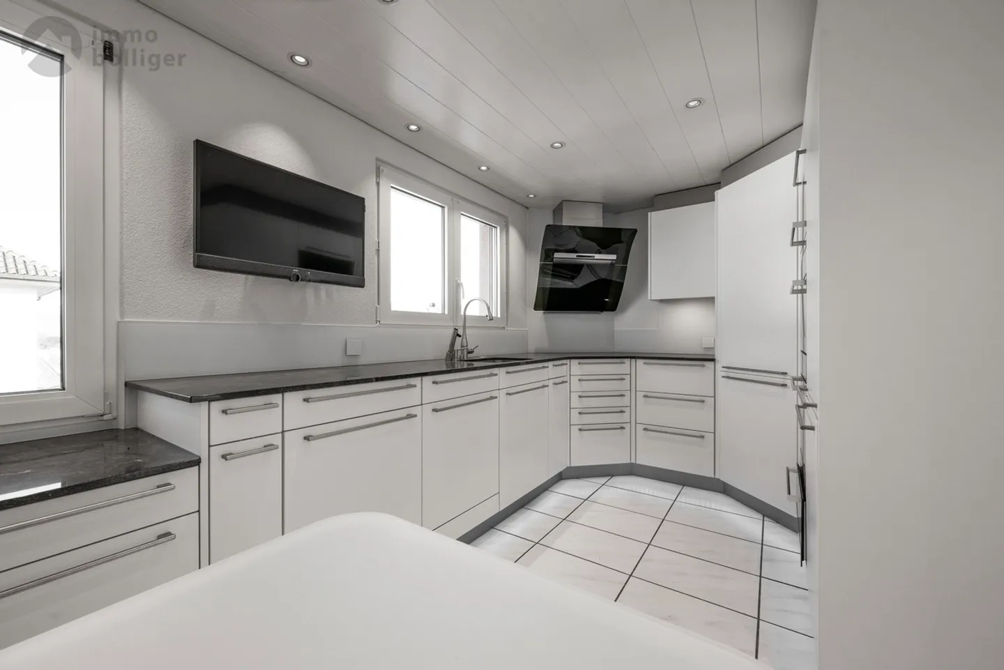 Vedere lontano, vivere vicino - situato nel centro di Oftringen - Foto 2 di 13