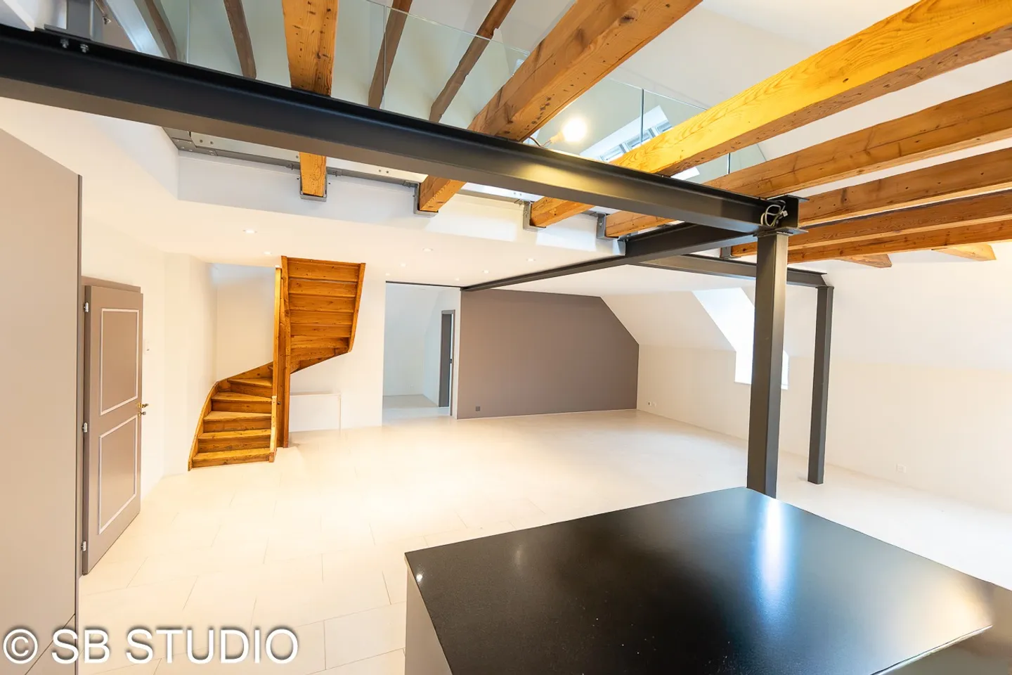 Ultimo piano 5.5 stanze - Foto 4 di 6