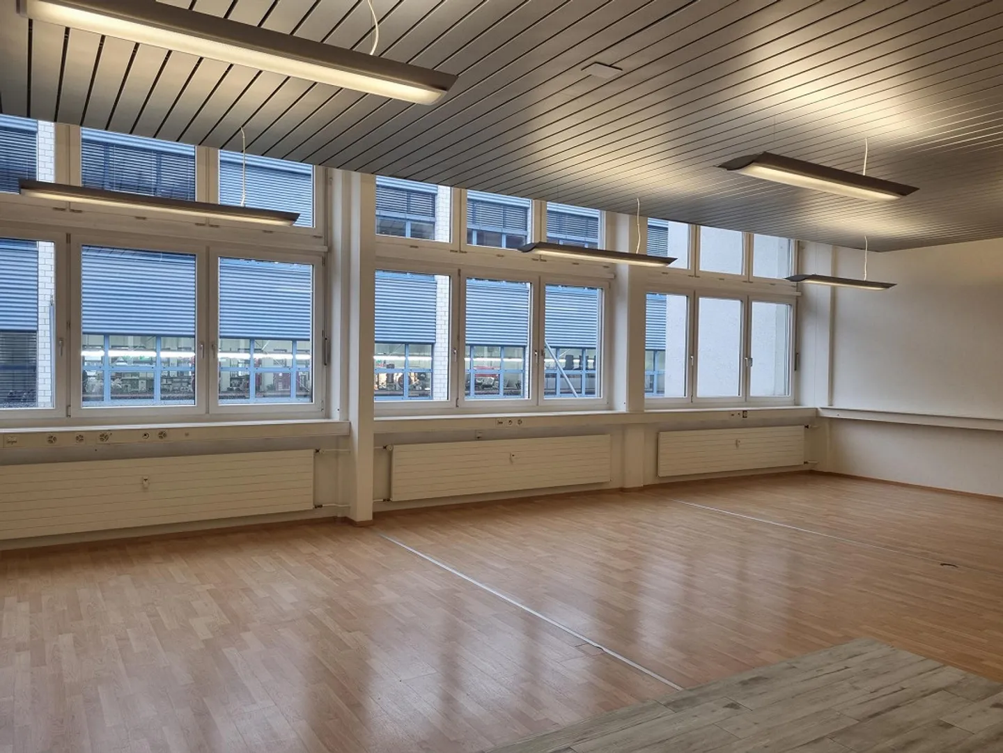 Ufficio 102m2 in Posizione Centrale a Sarnen - Foto 2 di 8