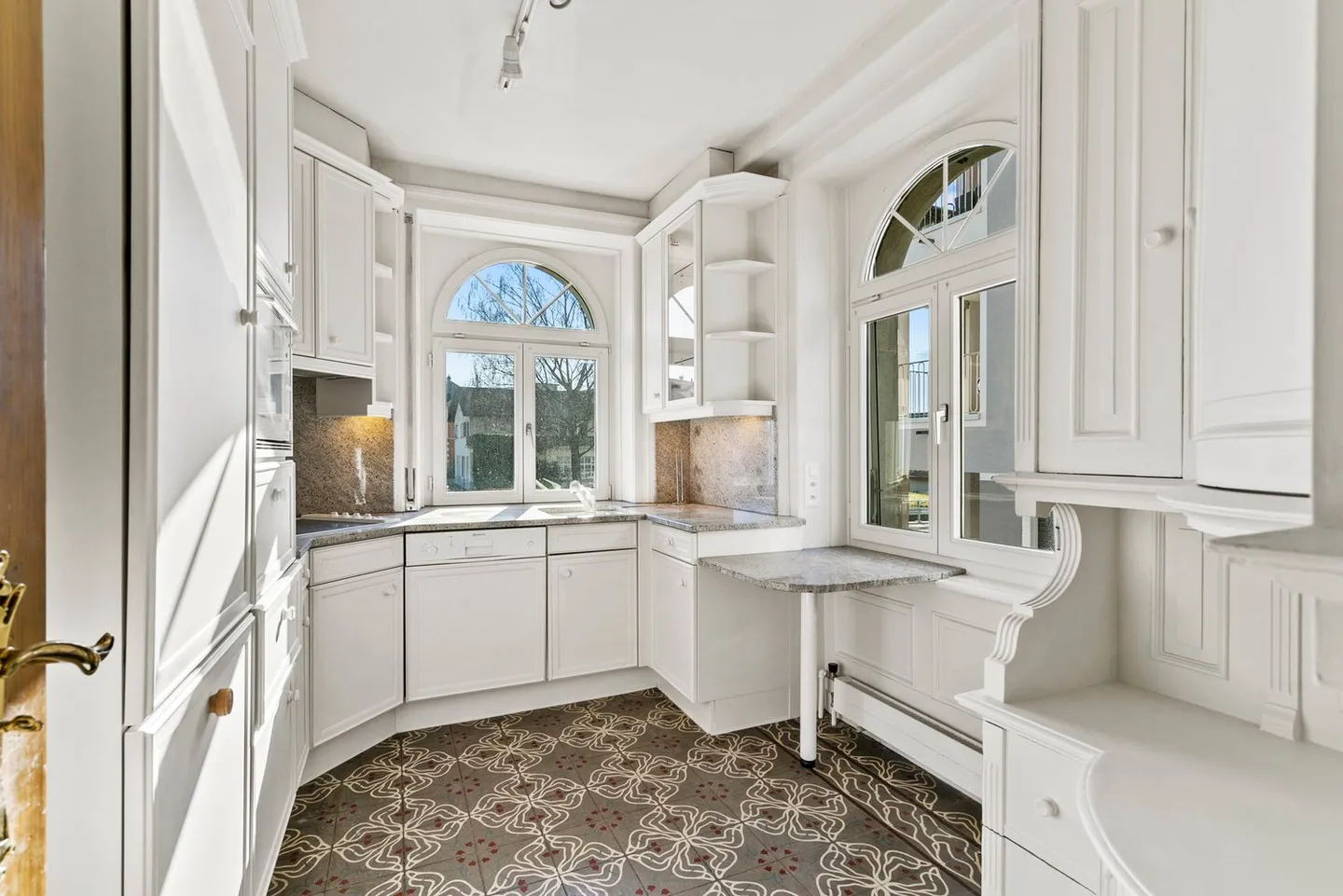 Privatvilla, stilvolles Wohnen mit einzigartiger Atmosphäre - Foto 8 von 13