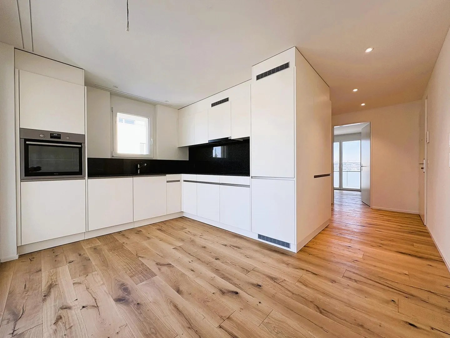 PRIMA LOCAZIONE - Appartamento 2.5 locali - Vicino al centro - Foto 4 di 10