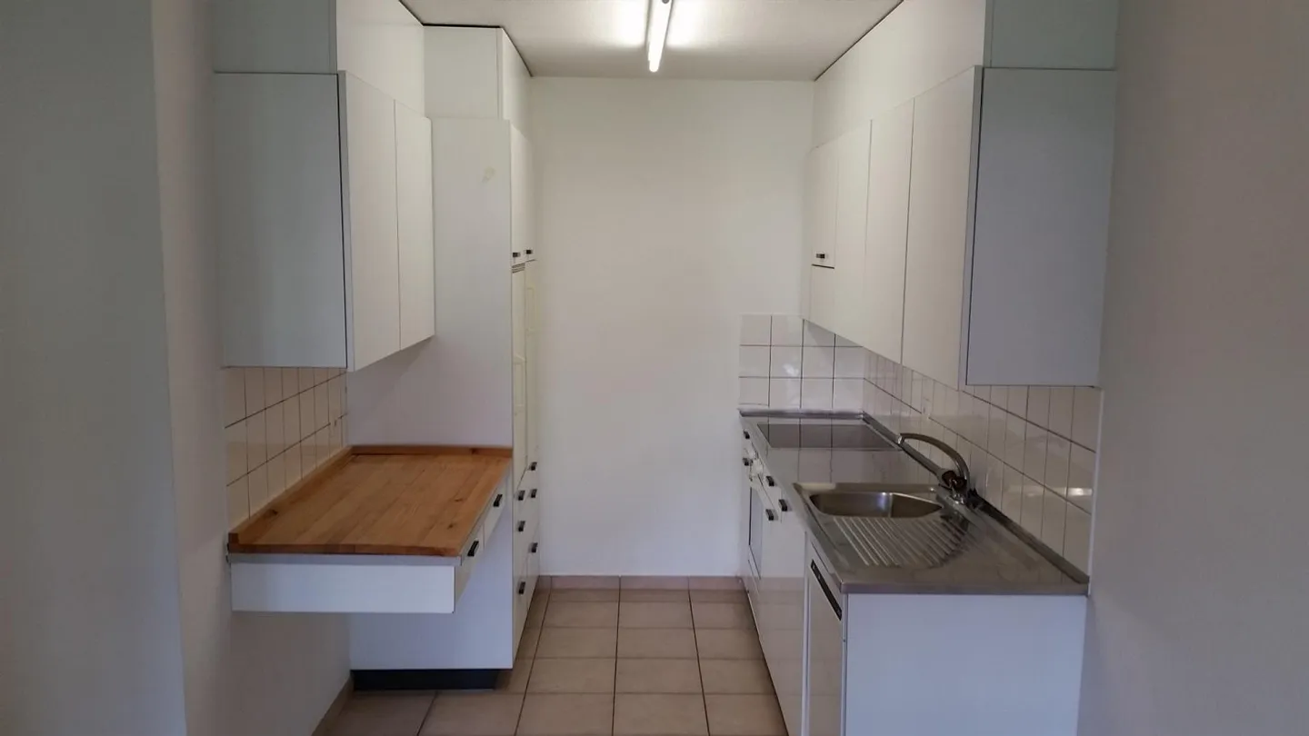 Attractive Ground Floor Apartment with Patio in Greenery - Photo 4 of 10
