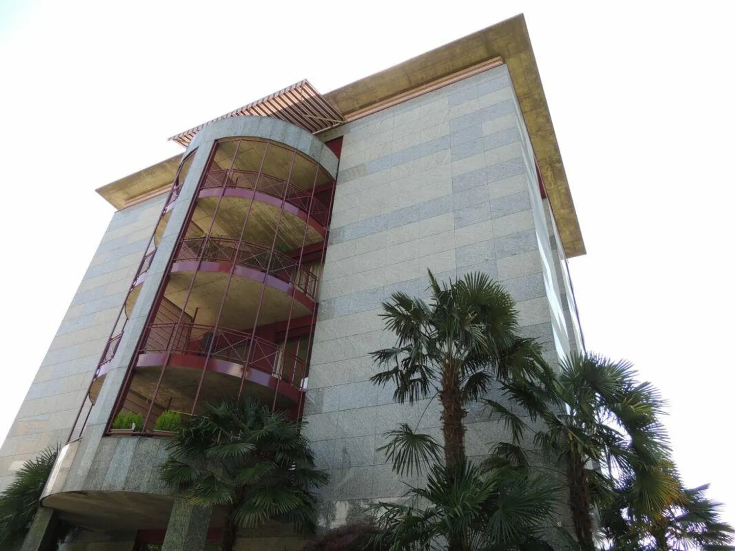 GEWERBLICHER RAUM MIT GROSSEN FENSTERN (Nachfolger gesucht) - Foto 1 von 22