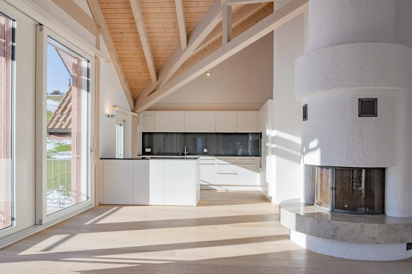 Light-flooded attic apartment with fireplace, visible beams and dreamlike ... - Photo 3 of 8