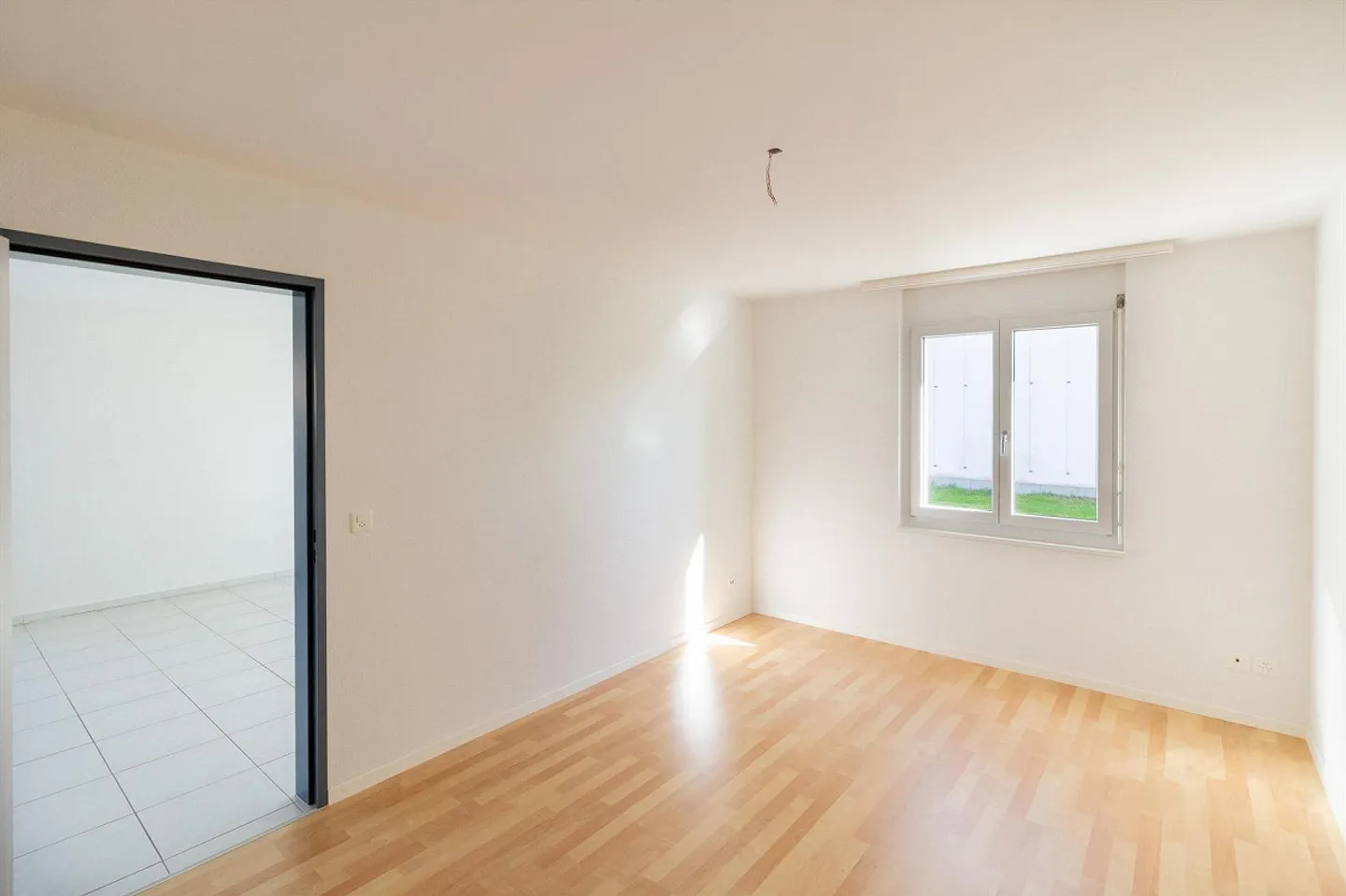 Bright 2½-Room Garden Apartment - Photo 5 of 6