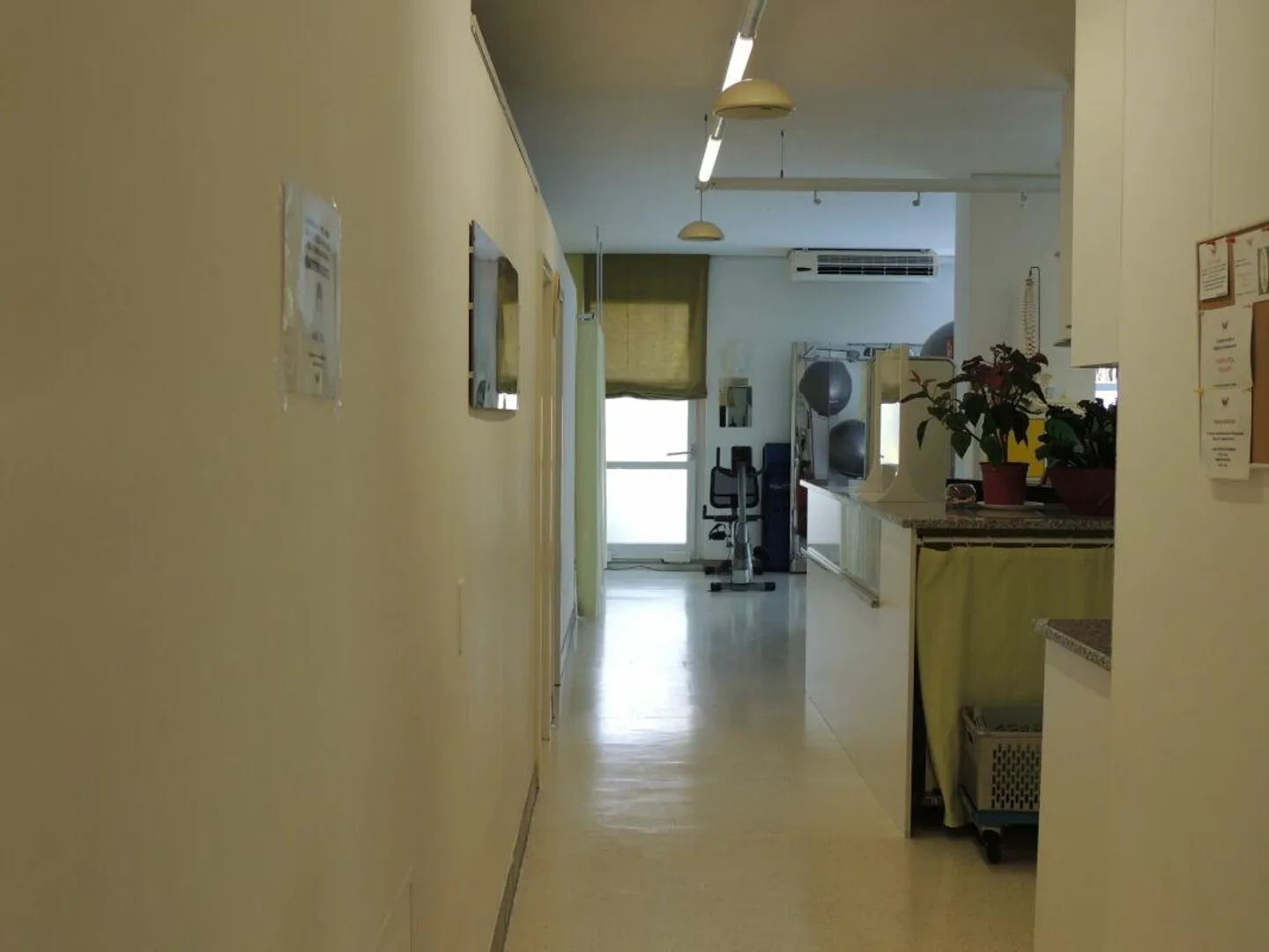 GEWERBLICHER RAUM MIT GROSSEN FENSTERN (Nachfolger gesucht) - Foto 7 von 22