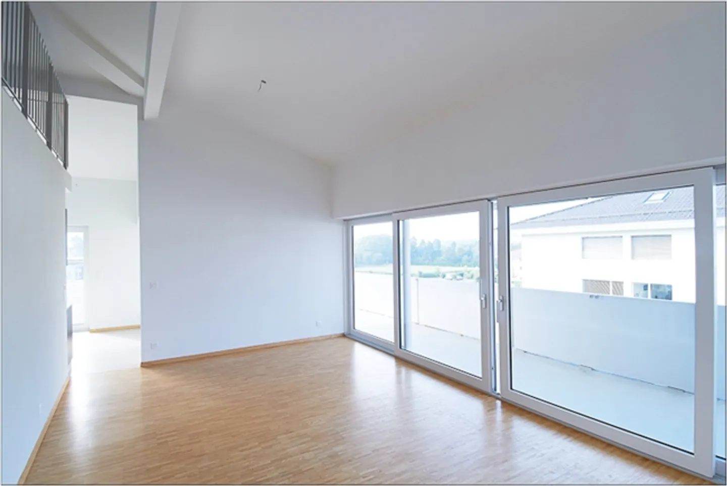 Magnifico appartamento di 4,5 stanze con stanza intermedia - Foto 3 di 5