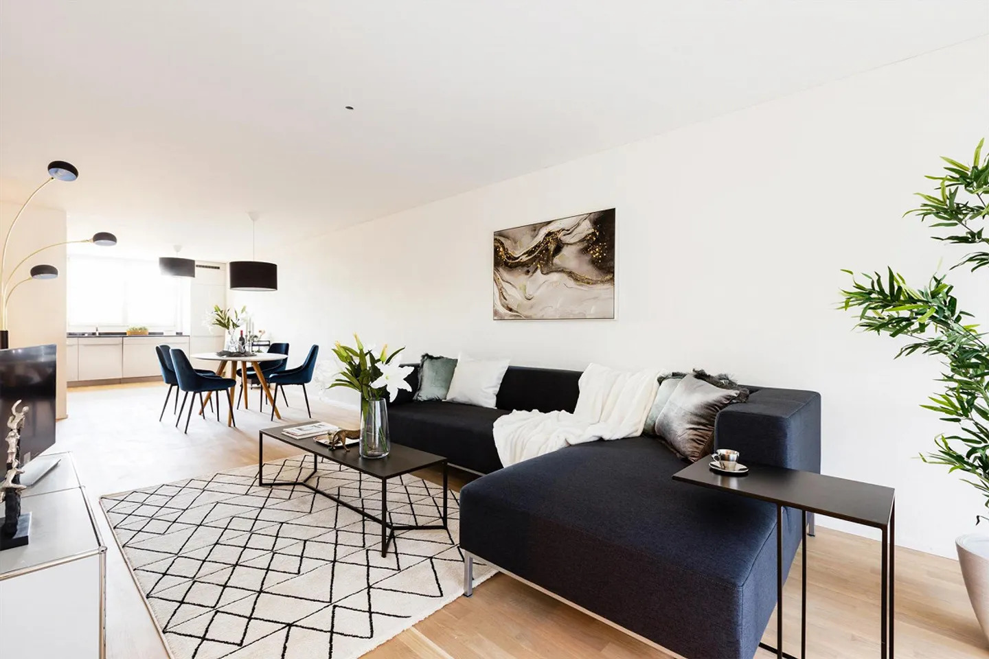 Living in the Feel-Good Quarter: 2.5-Room Apartment in Zwicky-Riedgarten - Photo 1 of 6