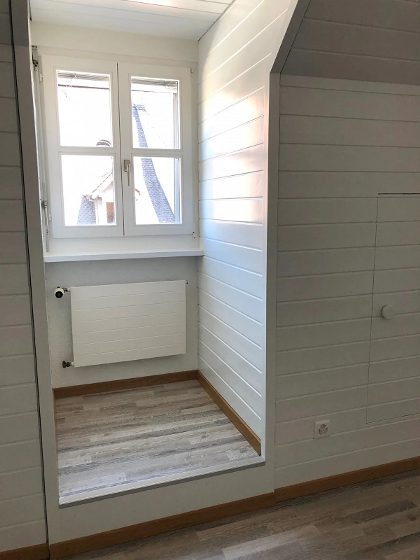 Original, modern penthouse apartment with sunny rooftop terrace - Photo 12 of 16