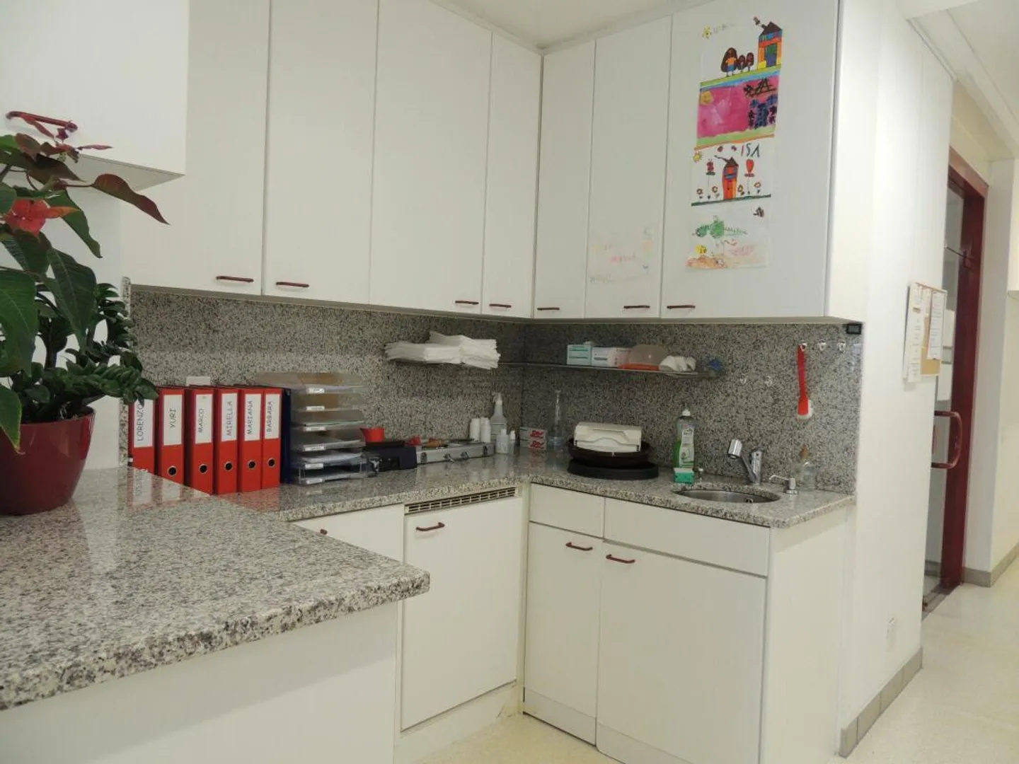 GEWERBLICHER RAUM MIT GROSSEN FENSTERN (Nachfolger gesucht) - Foto 12 von 22