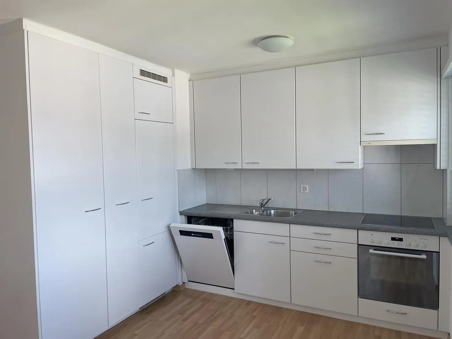 Great 4.5 room apartment for rent - Photo 3 of 8