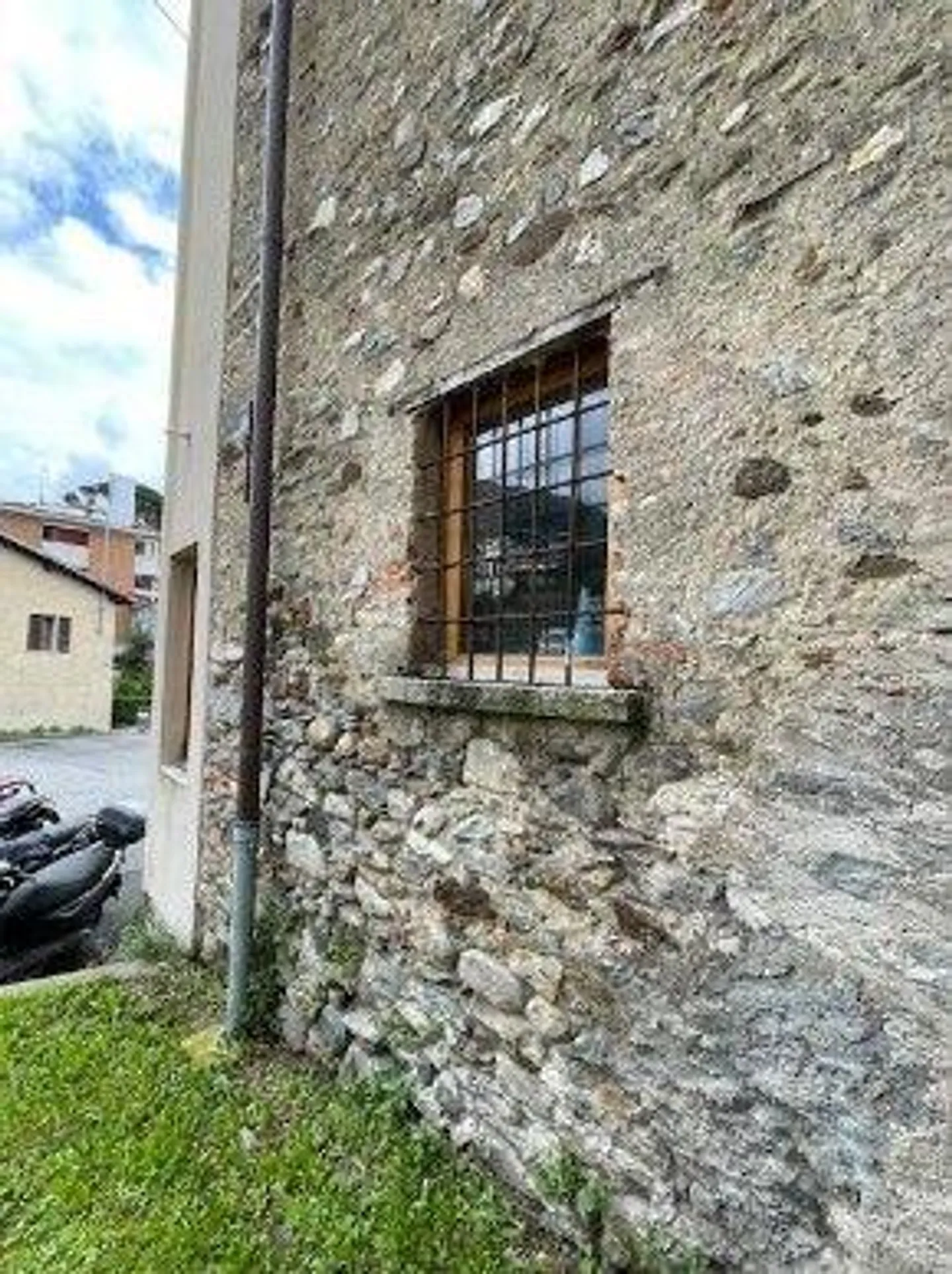 Casa singola in affitto - Foto 2 di 13