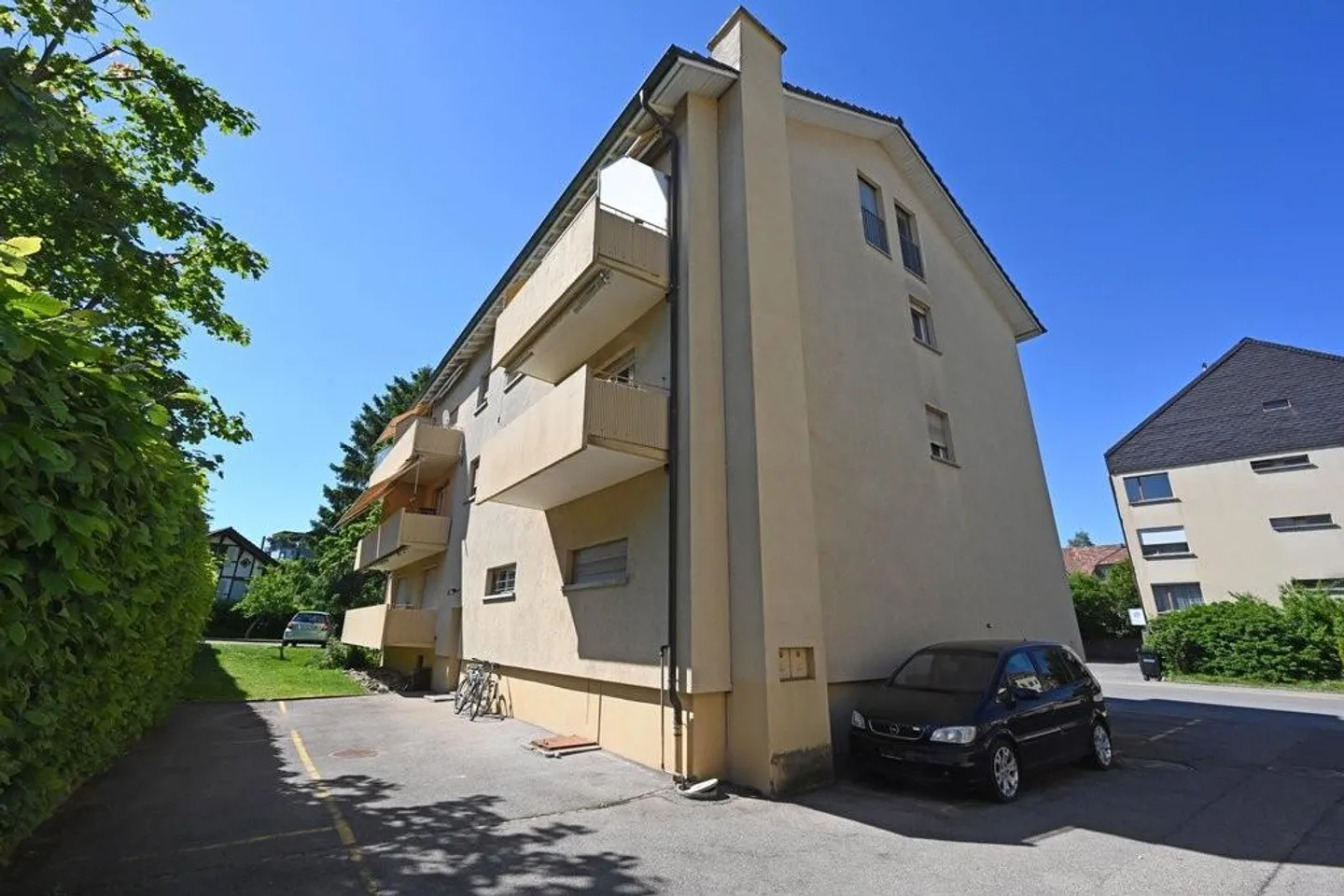 Aussenparkplatz - Foto 1 von 1