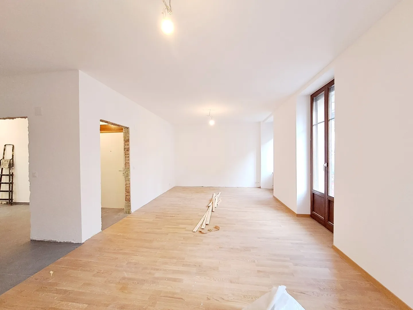 YVERDON 10, Vollständig renovierte 4,5-Zimmer-Wohnung - Foto 3 von 11