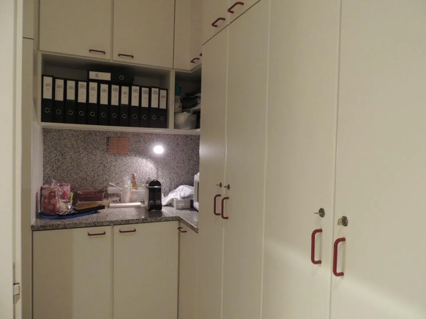 GEWERBLICHER RAUM MIT GROSSEN FENSTERN (Nachfolger gesucht) - Foto 13 von 22