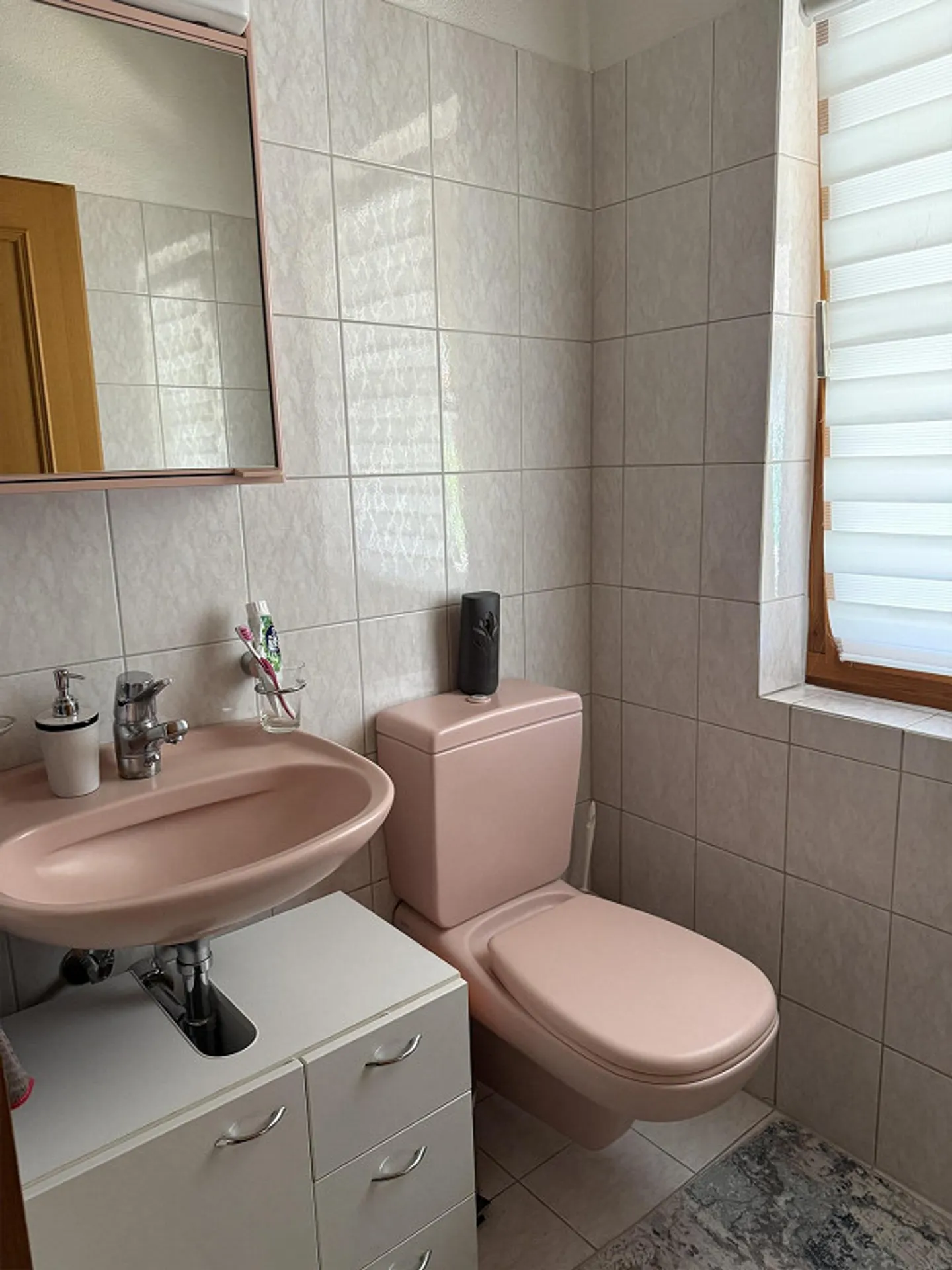 Geräumige Wohnung mit Balkonen - Foto 4 von 4