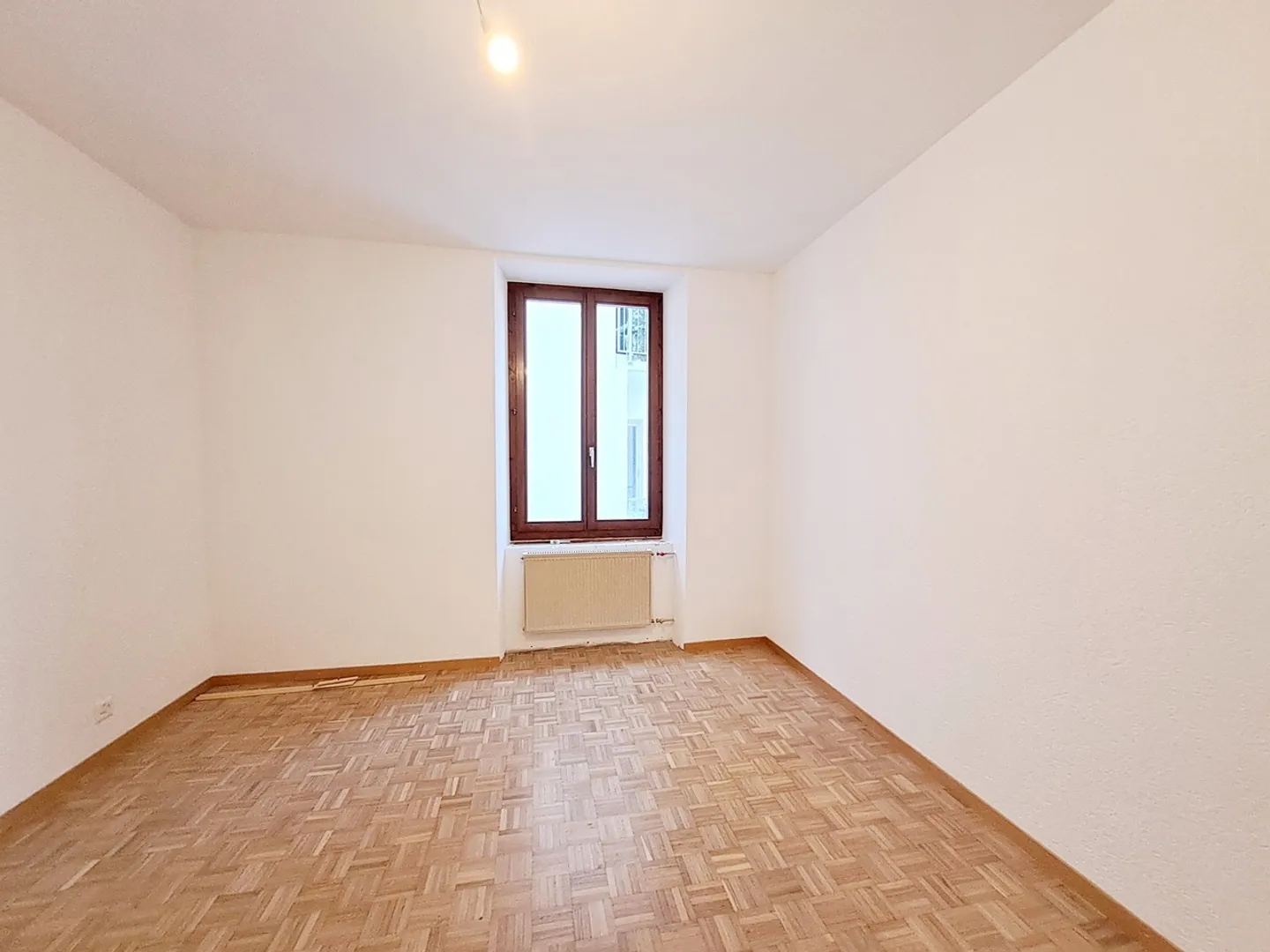 YVERDON 10, Vollständig renovierte 4,5-Zimmer-Wohnung - Foto 5 von 11
