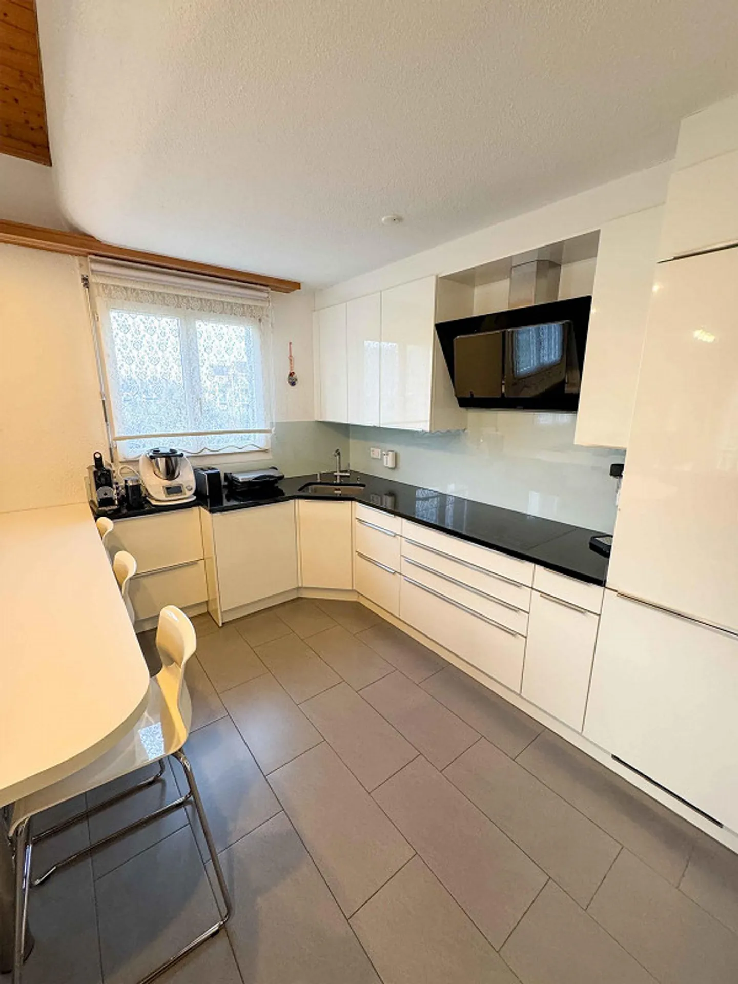 Bright home with sauna, fireplace and winter garden with whirlpool - Photo 7 of 28