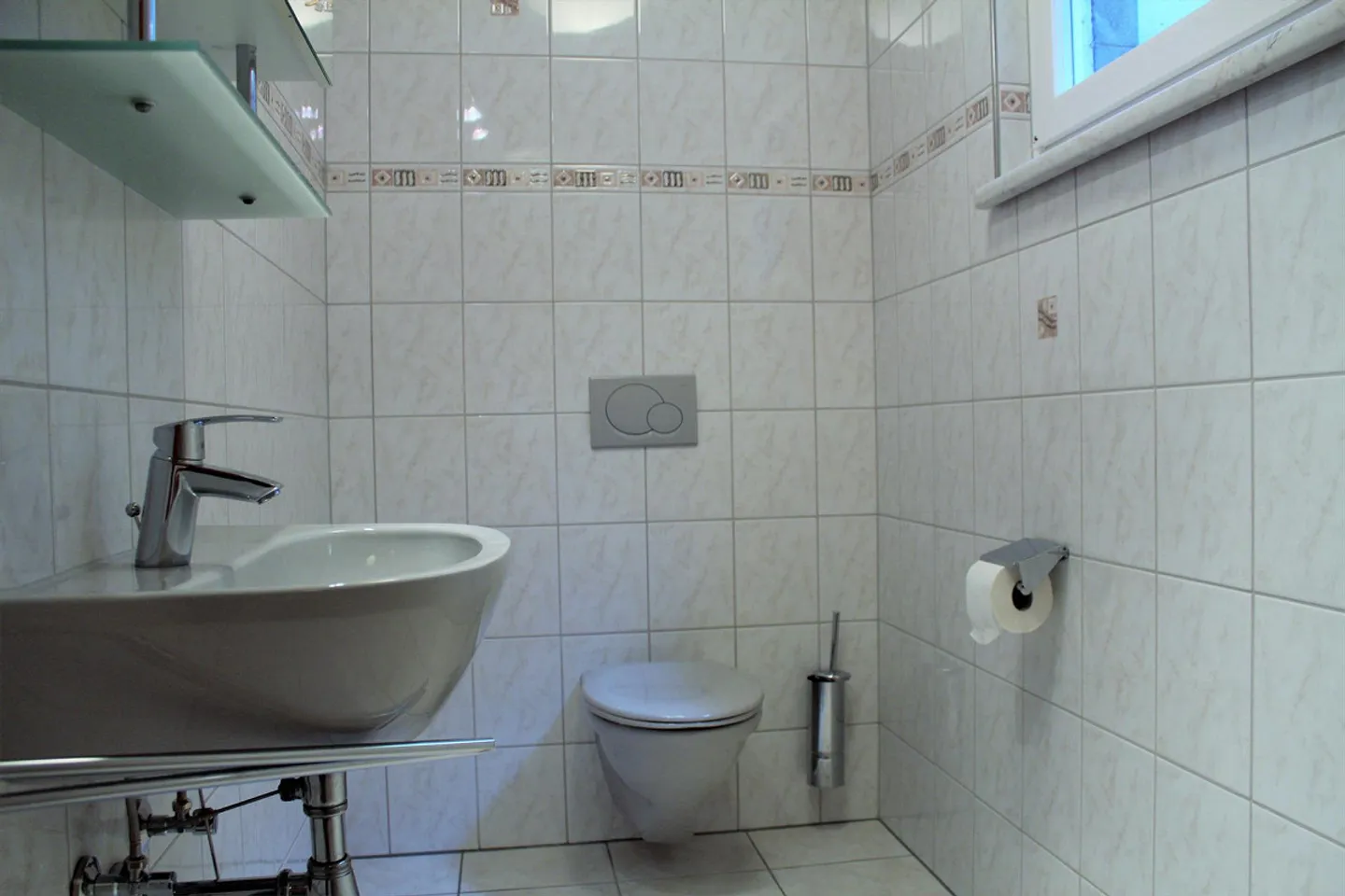 Detached Single-Family House with a View - Photo 5 of 11