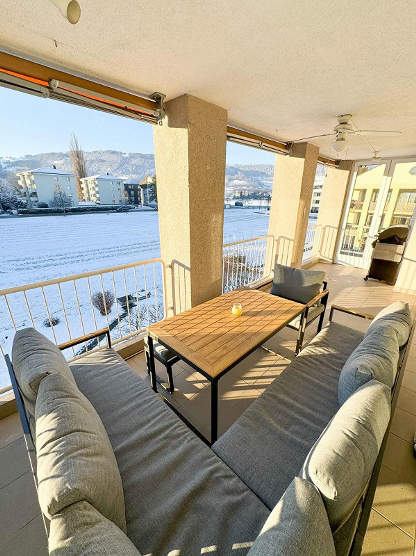 Bright home with sauna, fireplace and winter garden with whirlpool - Photo 9 of 28