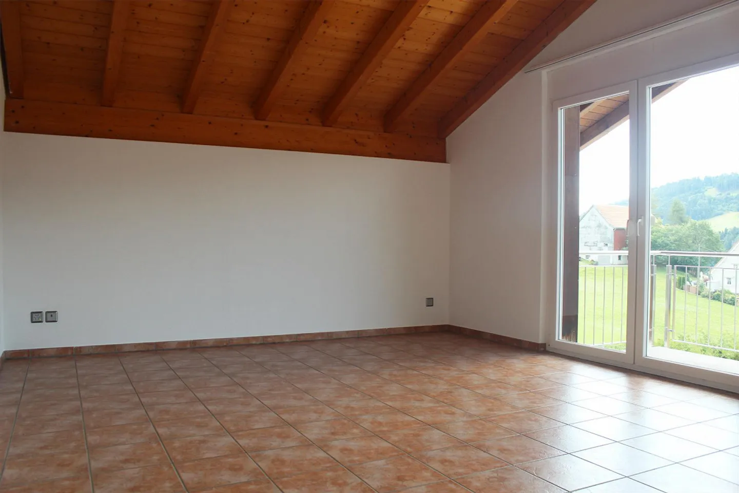 Detached Single-Family House with a View - Photo 6 of 11