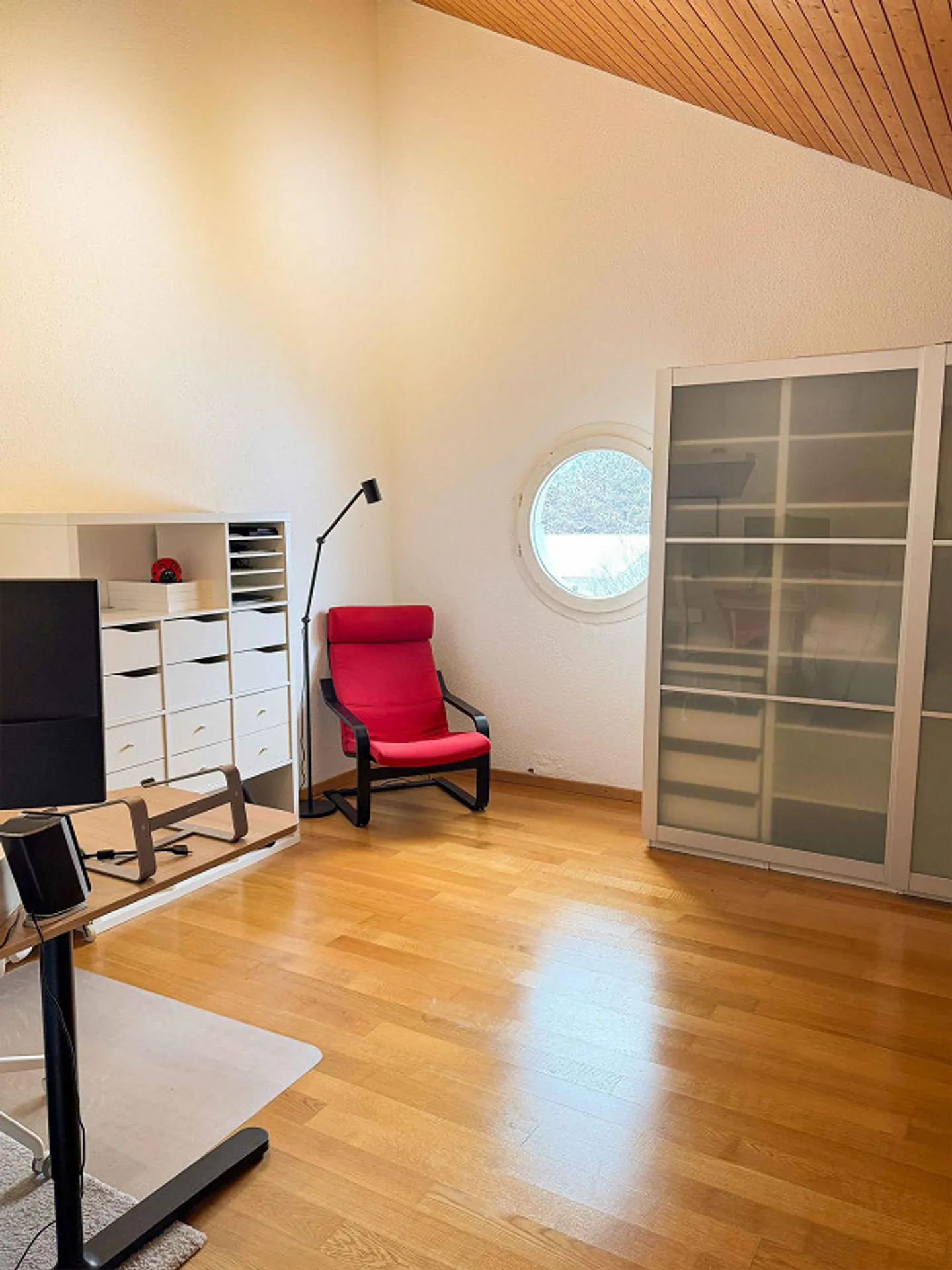 Bright home with sauna, fireplace and winter garden with whirlpool - Photo 22 of 28