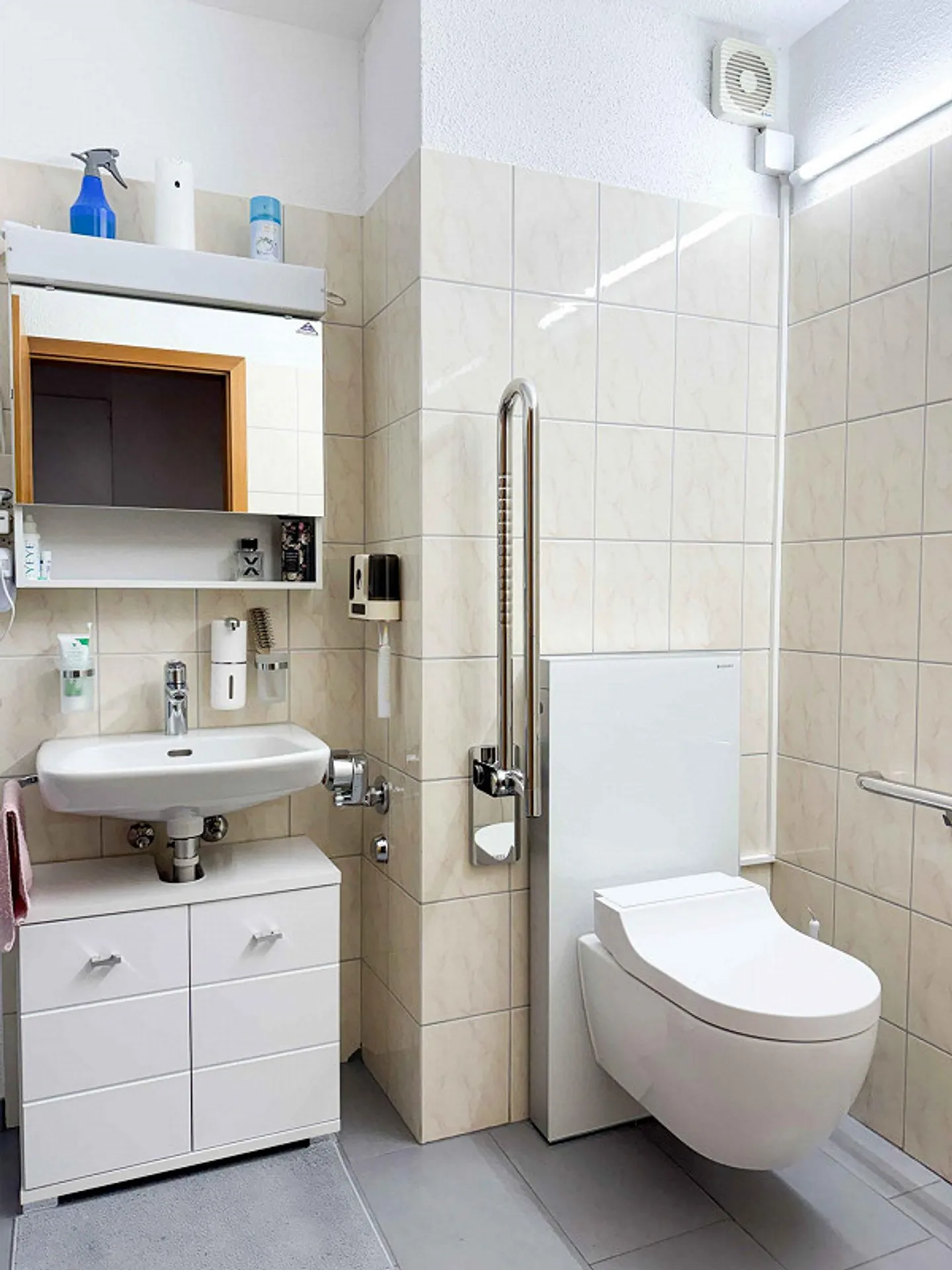 Bright home with sauna, fireplace and winter garden with whirlpool - Photo 25 of 28