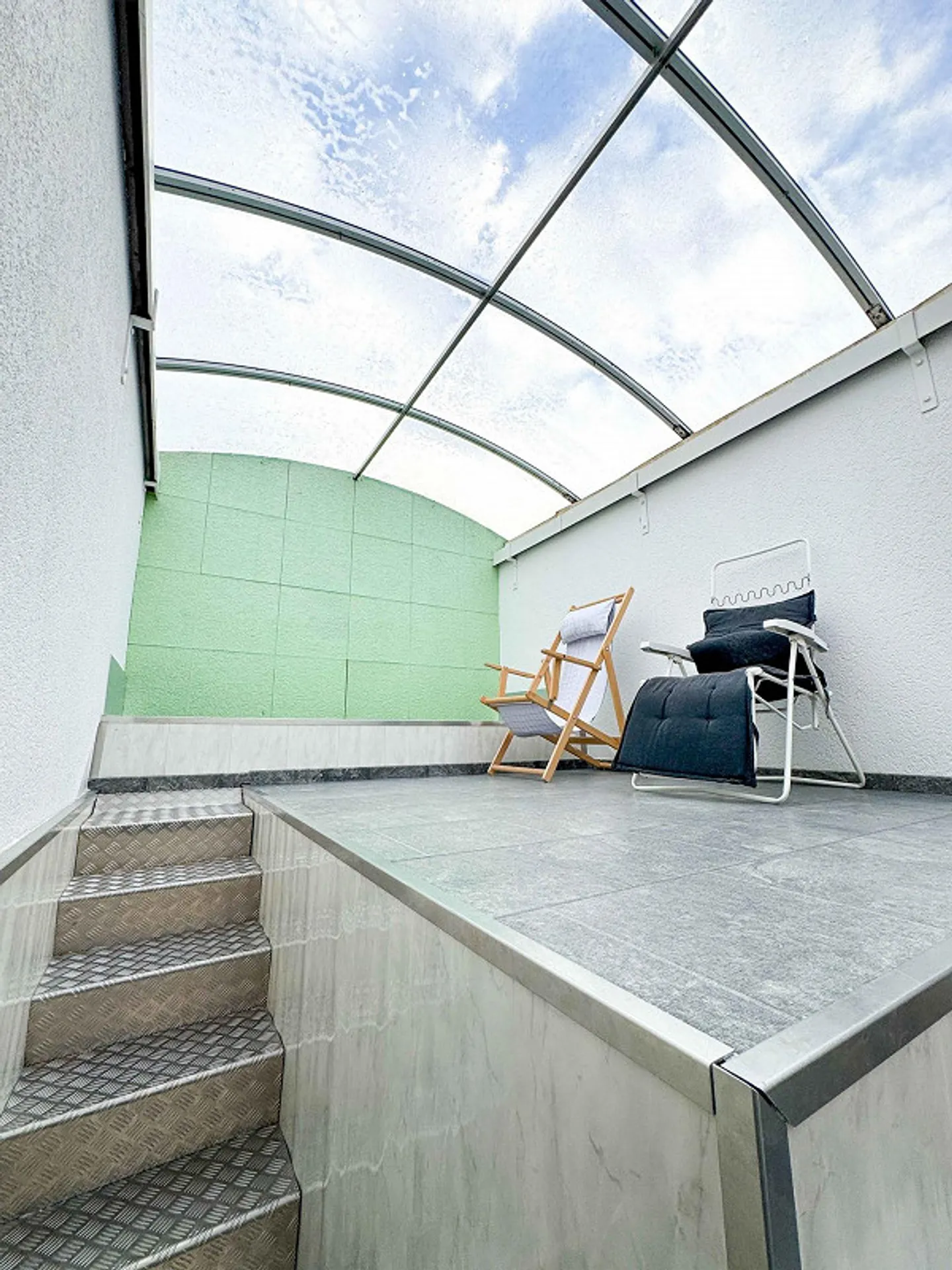 Bright home with sauna, fireplace and winter garden with whirlpool - Photo 14 of 28