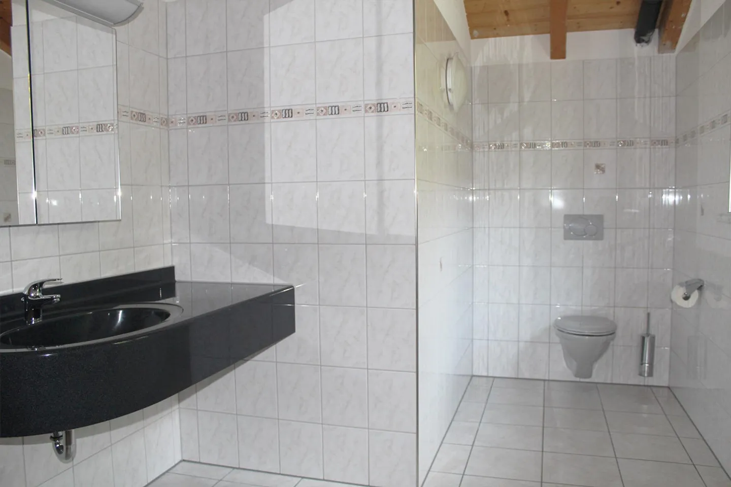 Detached Single-Family House with a View - Photo 7 of 11