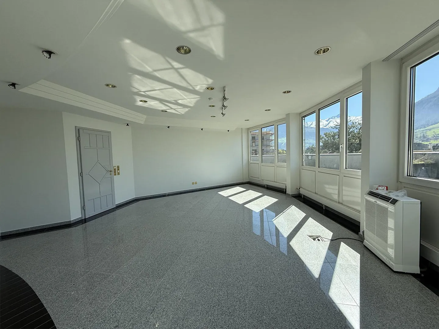 Espace de bureau abordable avec une connexion idéale - Photo 3 sur 7