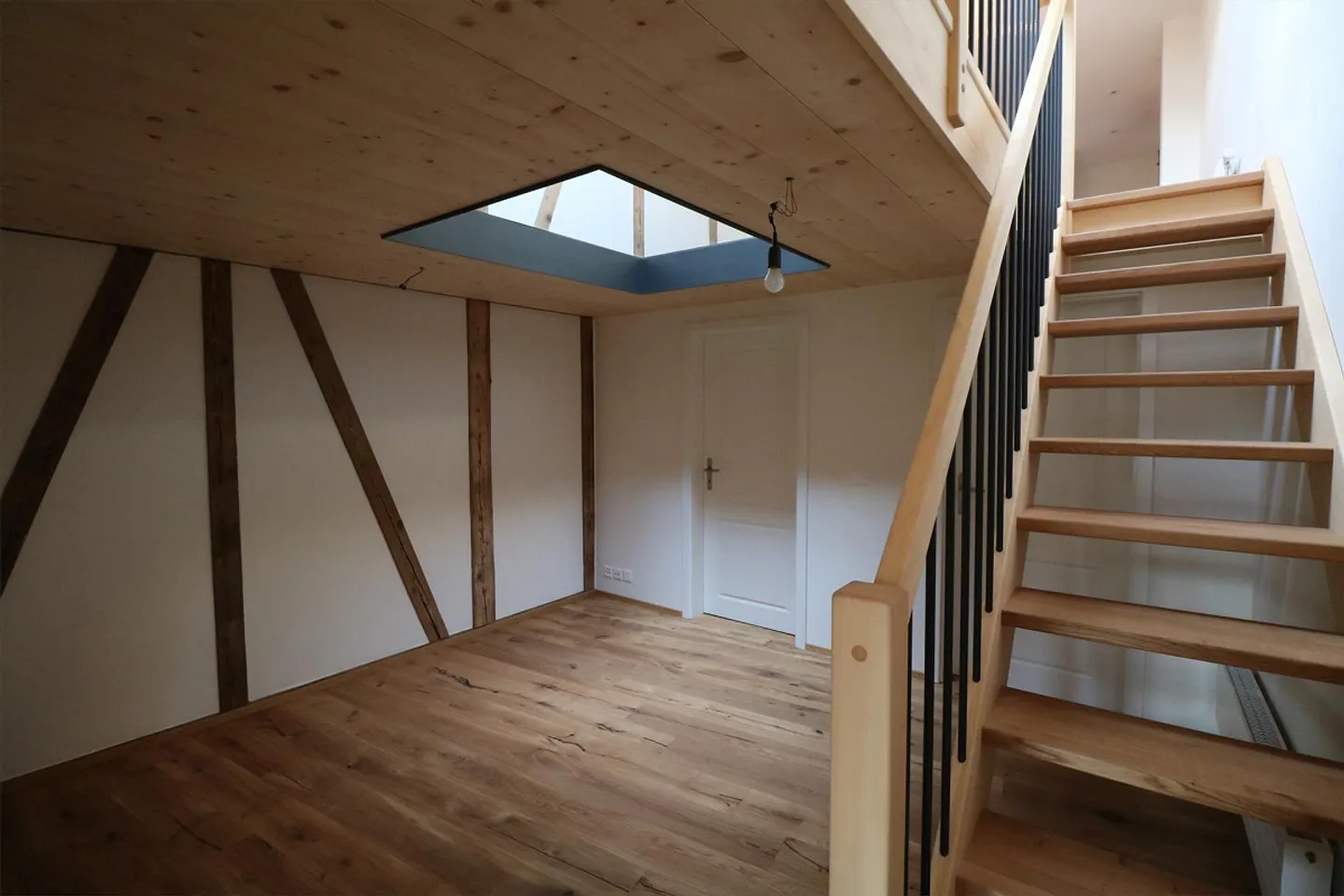 Wonderful 3 1/2-room penthouse apartment with large terrace - Photo 6 of 10