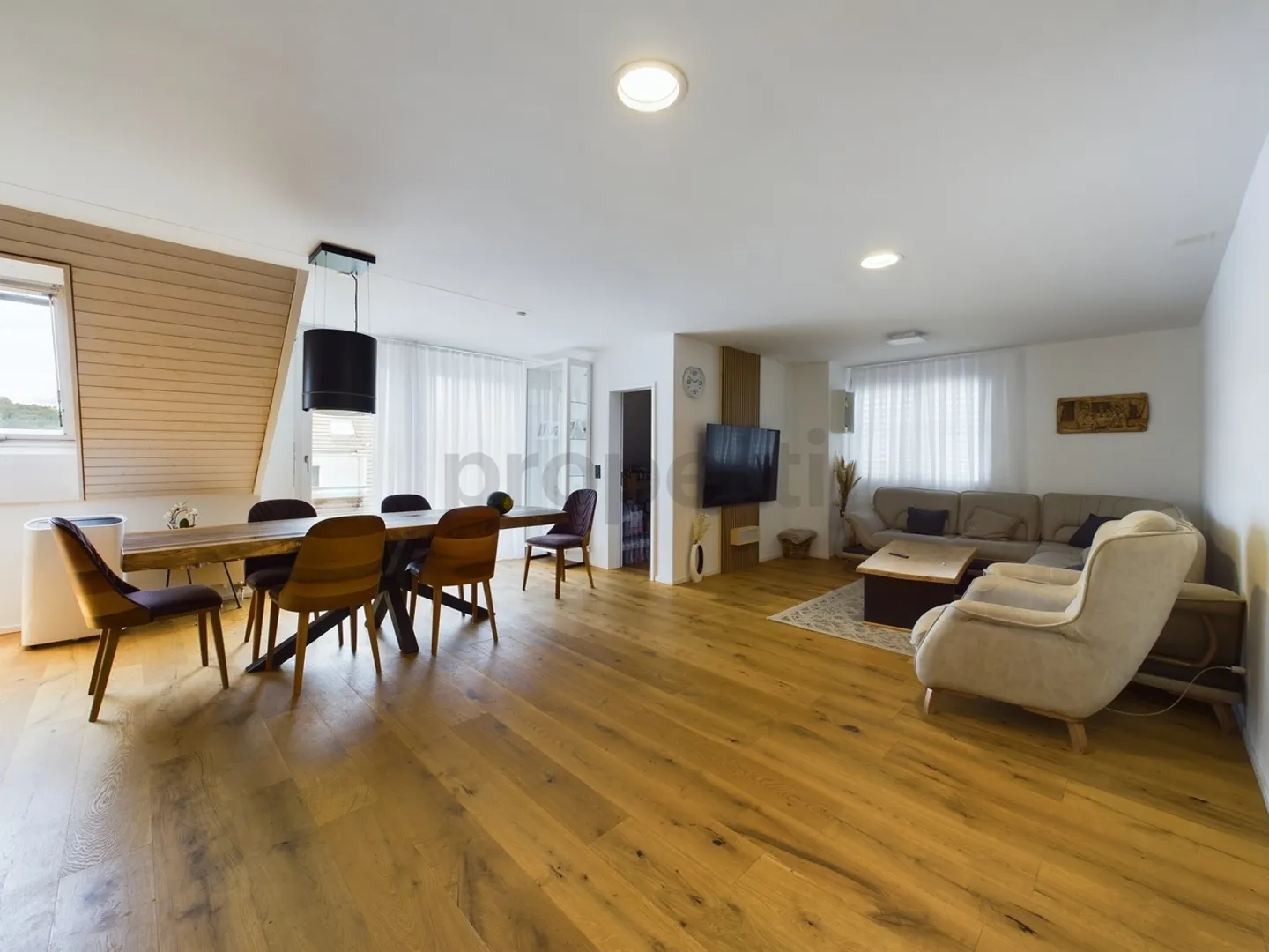 Work, Live, Unfold: Maisonette with Possibility in Hägendorf - Photo 1 of 10