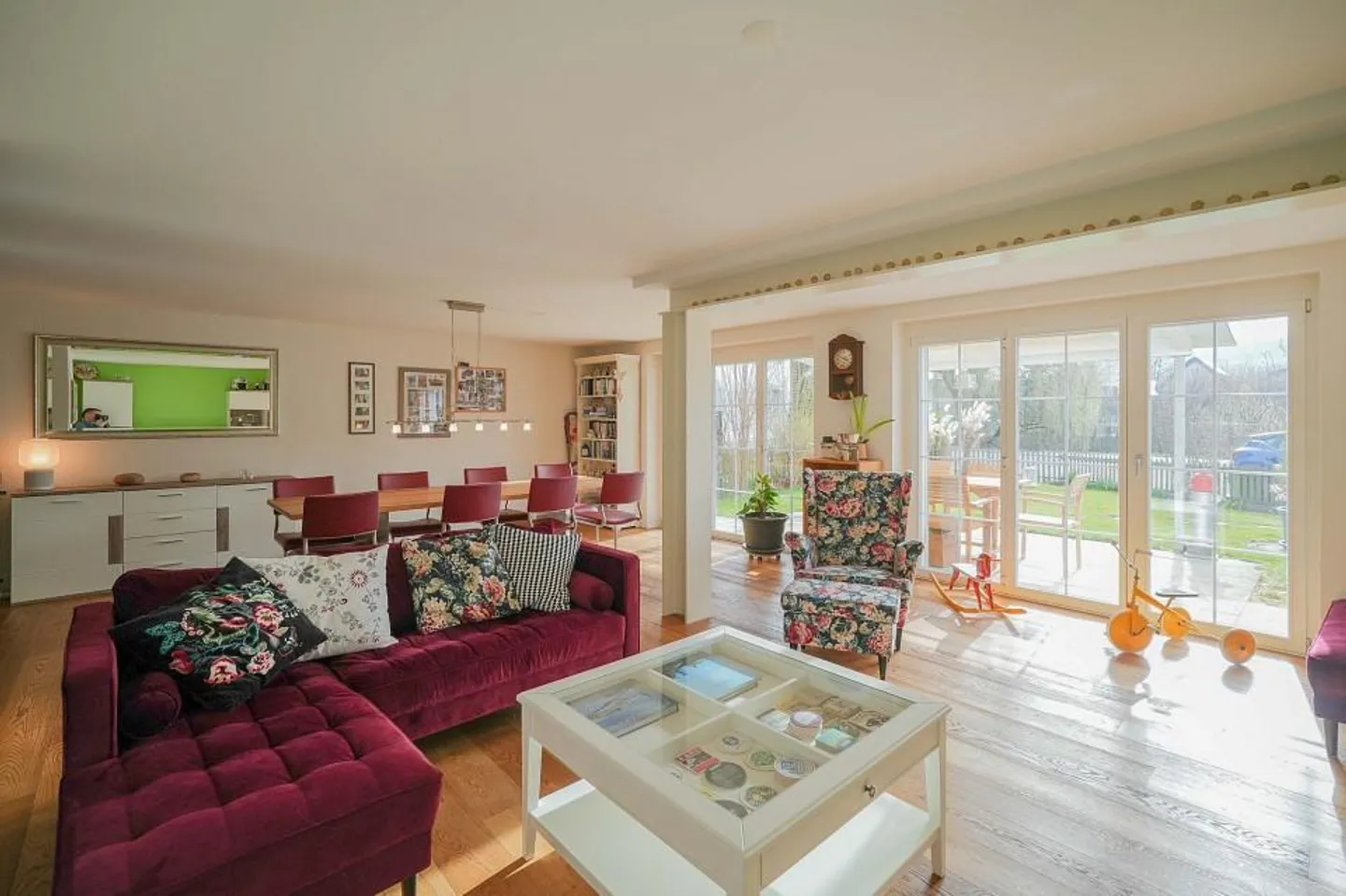 Living with a House Feeling – 5.5 Room Apartment with Plenty of Space - Photo 2 of 13