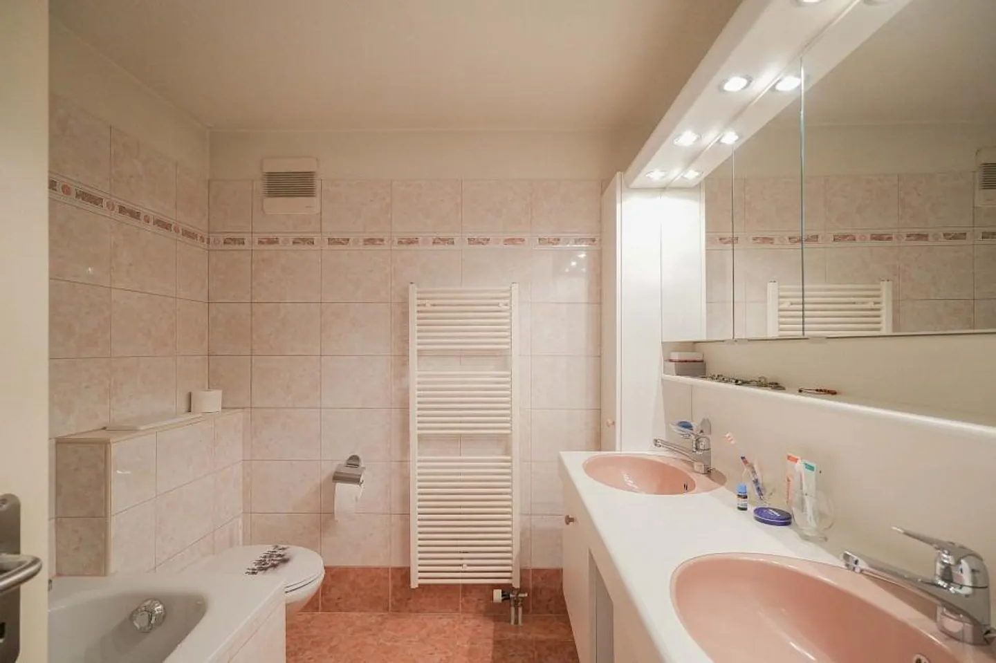 Living with a House Feeling – 5.5 Room Apartment with Plenty of Space - Photo 7 of 13