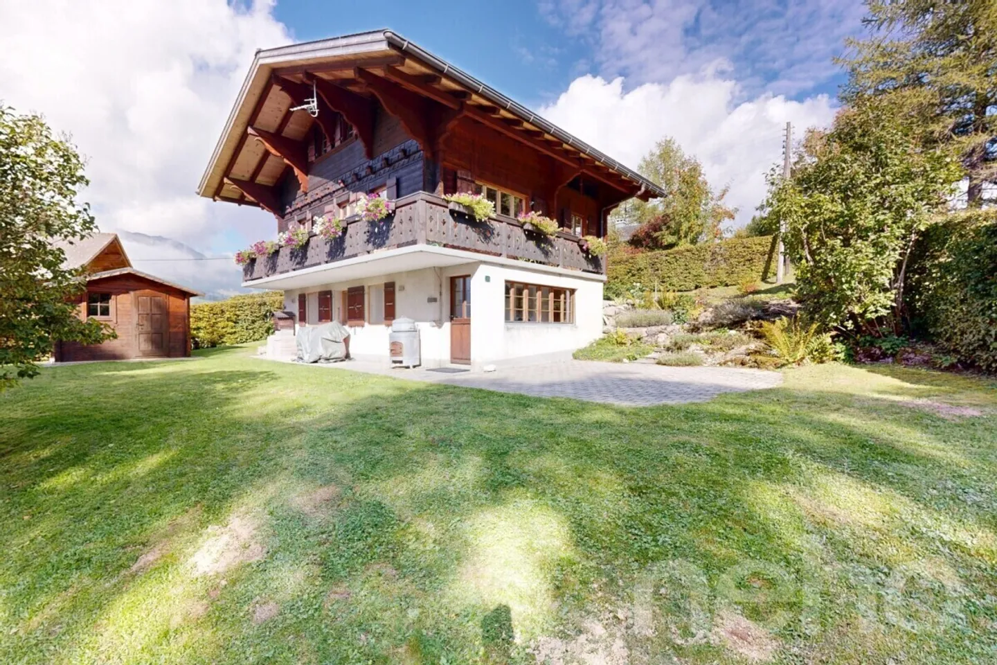 Chalet Charmant avec Jardin - Photo 1 sur 12