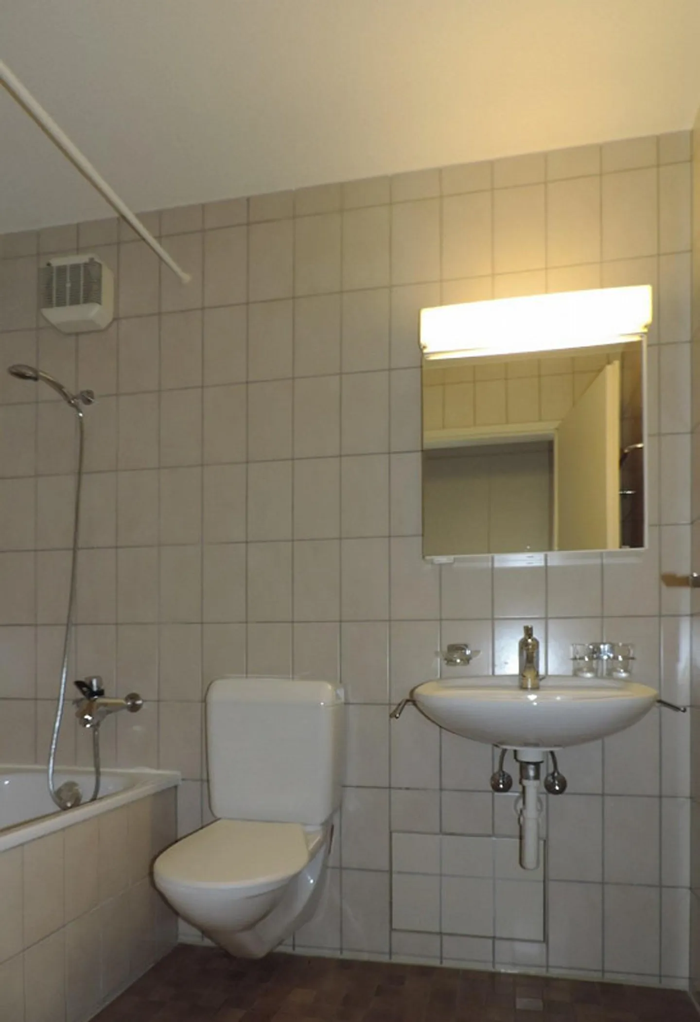 Living in a great location at Stauffacher (TEMPORARY UNTIL MARCH 31, 2027) - Photo 6 of 8