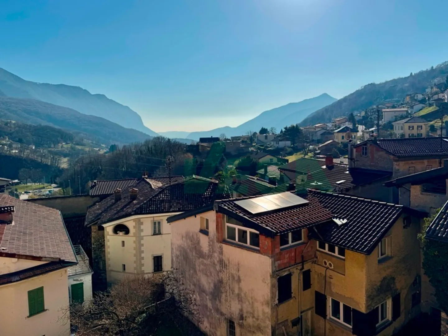 Splendida proprietà con antico palazzo, casetta rustica e bel giardino - Foto 1 di 11