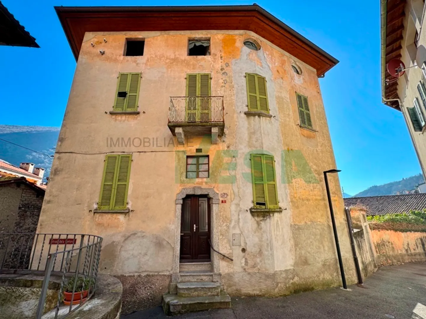 Splendida proprietà con antico palazzo, casetta rustica e bel giardino - Foto 5 di 11
