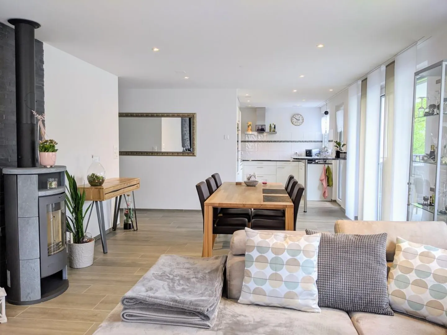 Appartamento 4.5 locali con grande balcone e vista sul verde - Foto 1 di 22