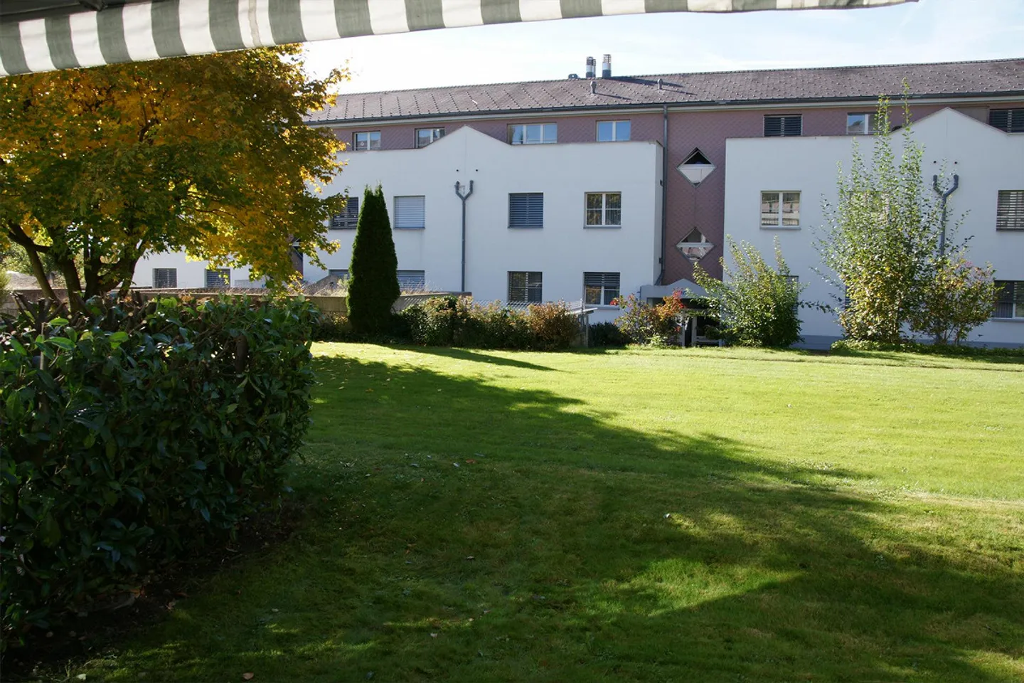 Sunny Ground Floor Apartment with Glazed Terrace - Photo 2 of 8