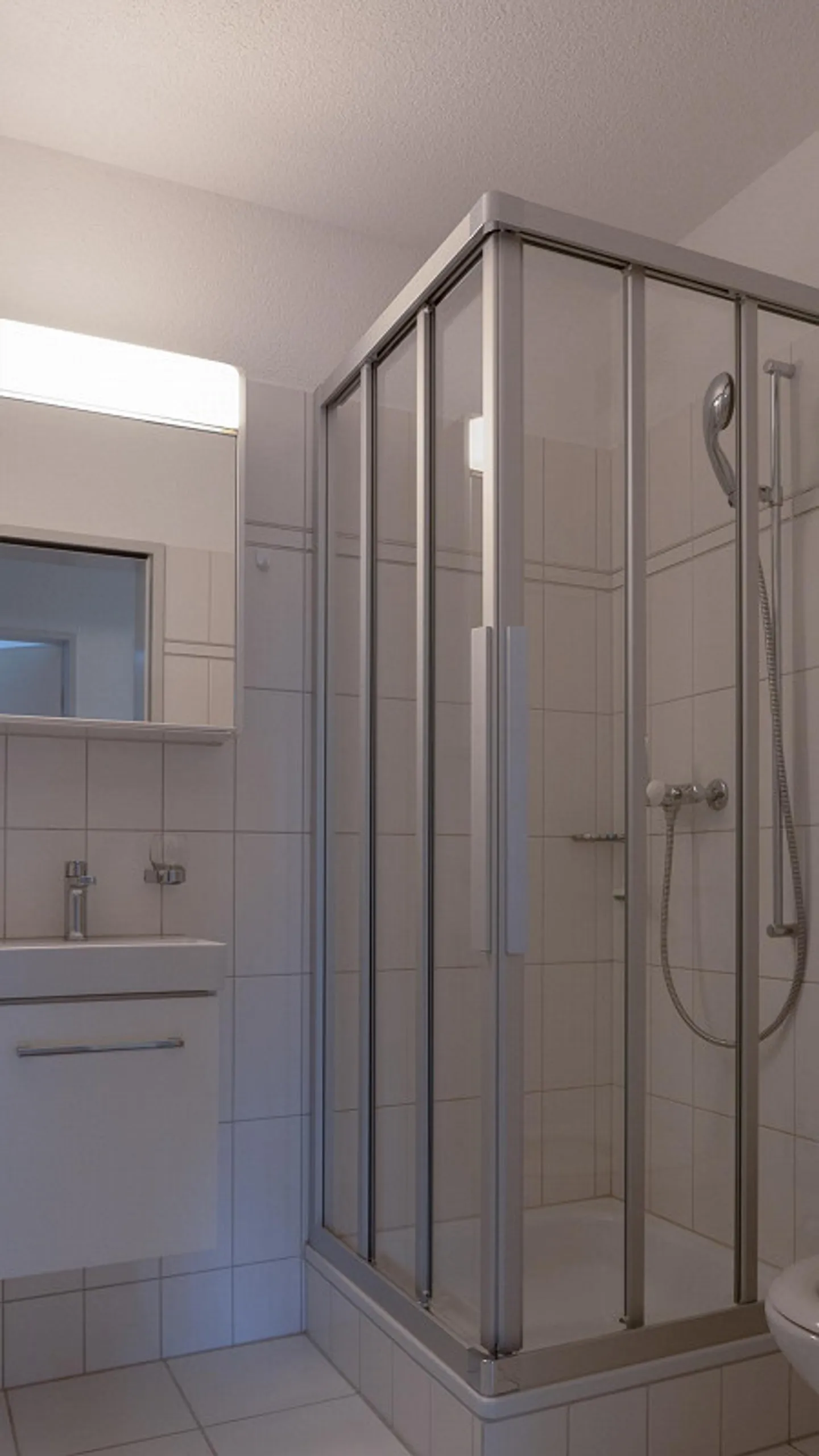 Sunny Ground Floor Apartment with Glazed Terrace - Photo 7 of 8