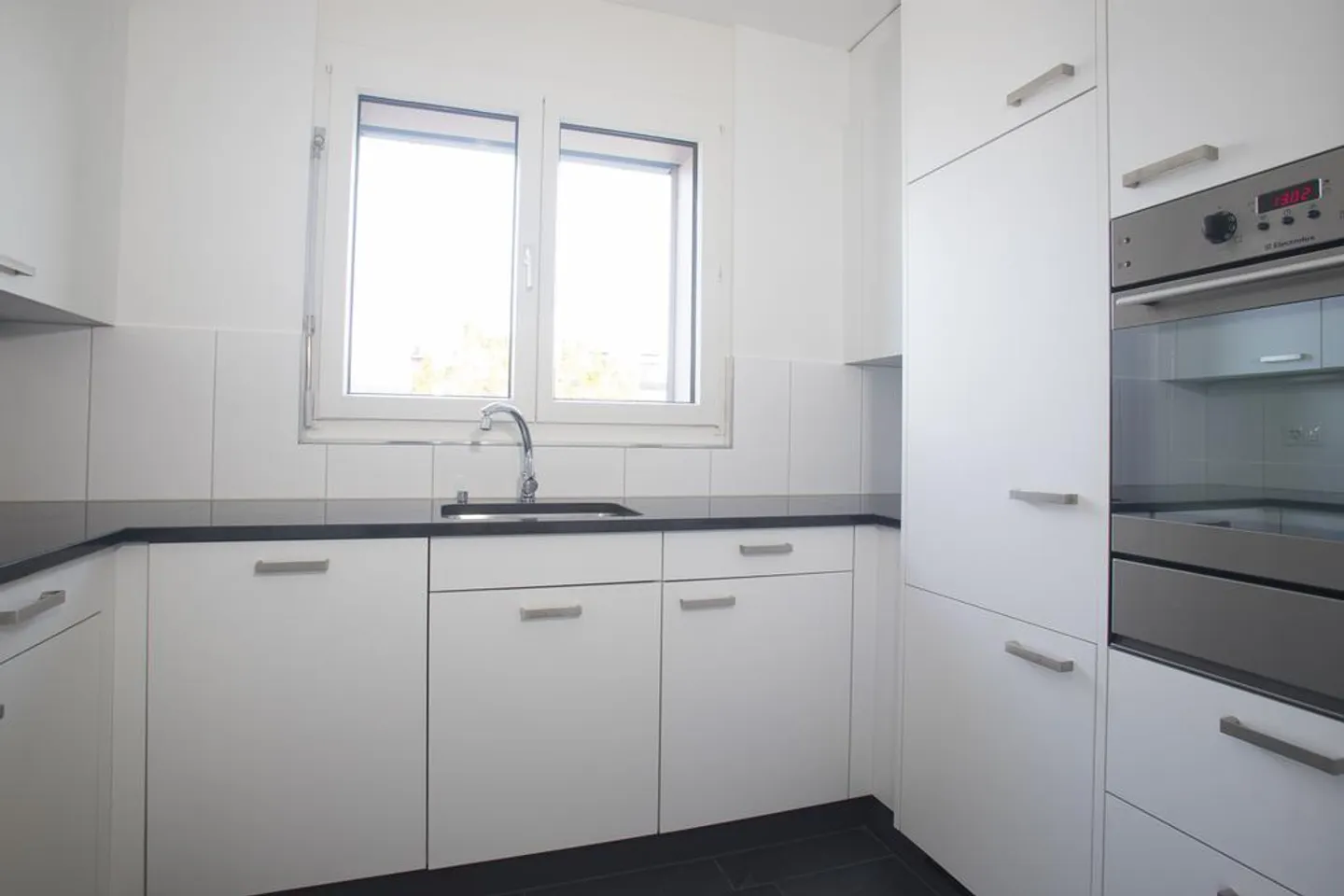 Cozy attic apartment with fireplace and large terrace - Photo 2 of 9